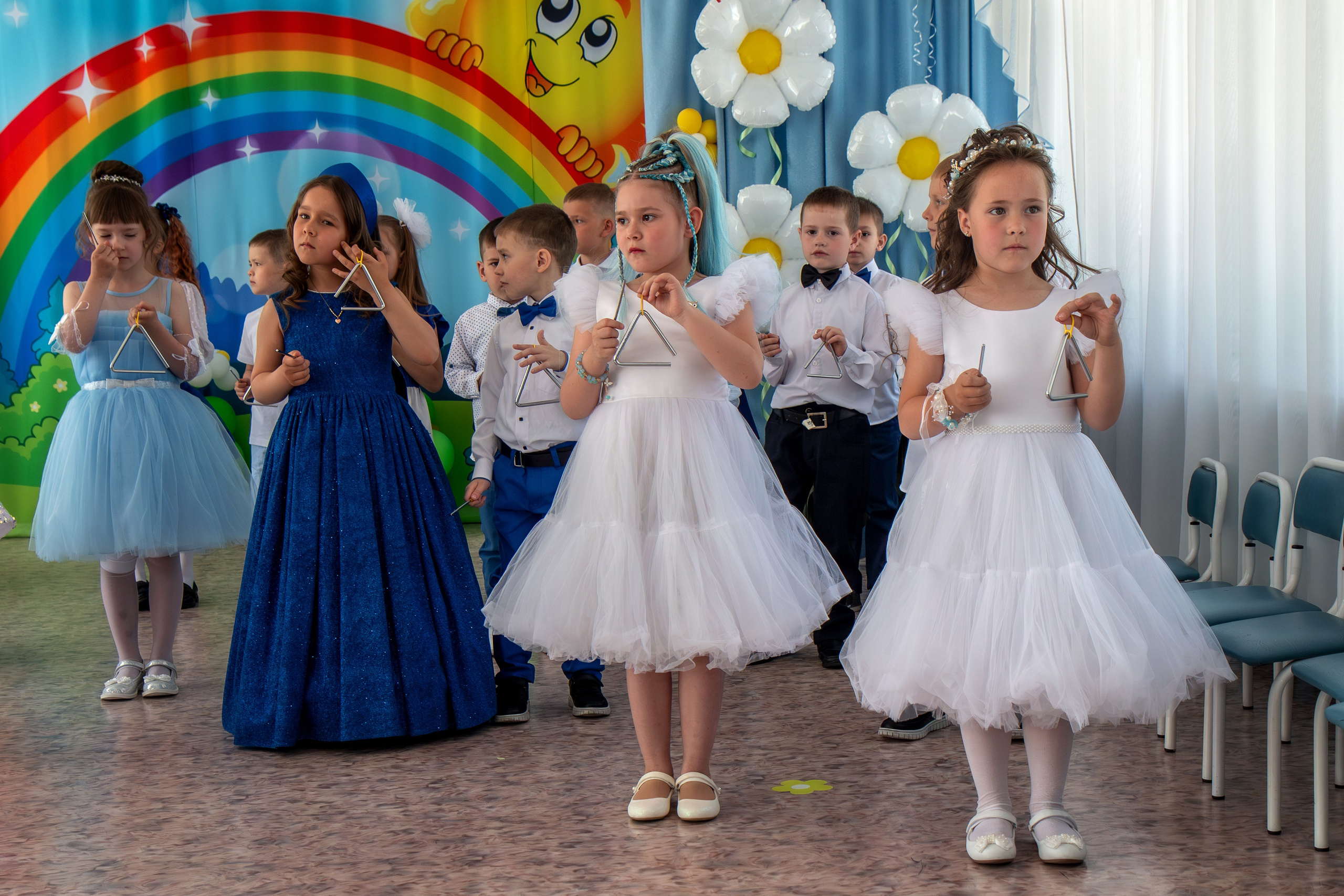 Выпускной вечер. Группа «Вишенка». Фотограф в Шелехове, лучшие выпускные альбомы в Шелехове