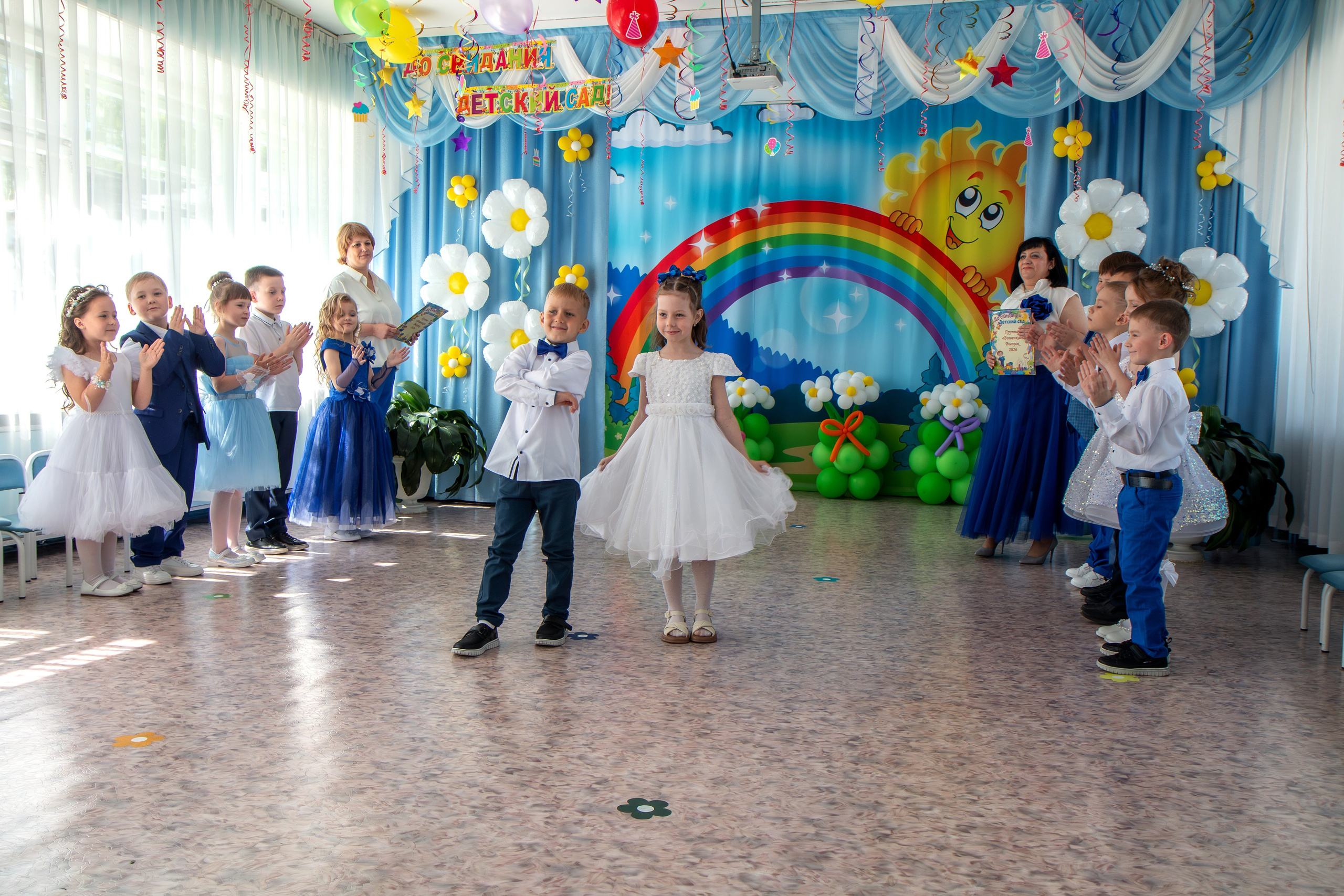 Выпускной вечер. Группа «Вишенка». Фотограф в Шелехове, лучшие выпускные альбомы в Шелехове