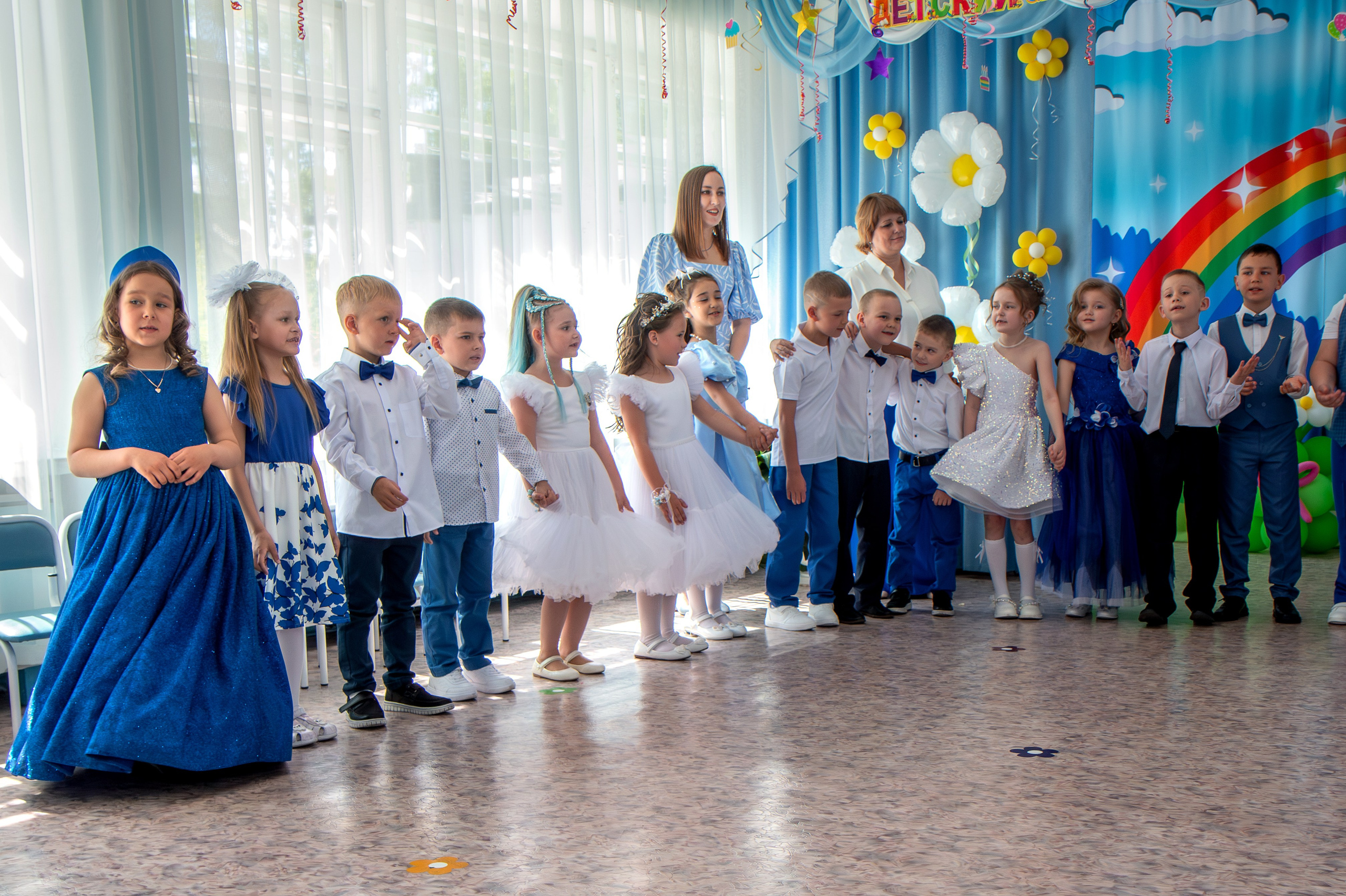 Выпускной вечер. Группа «Вишенка». Фотограф в Шелехове, лучшие выпускные альбомы в Шелехове