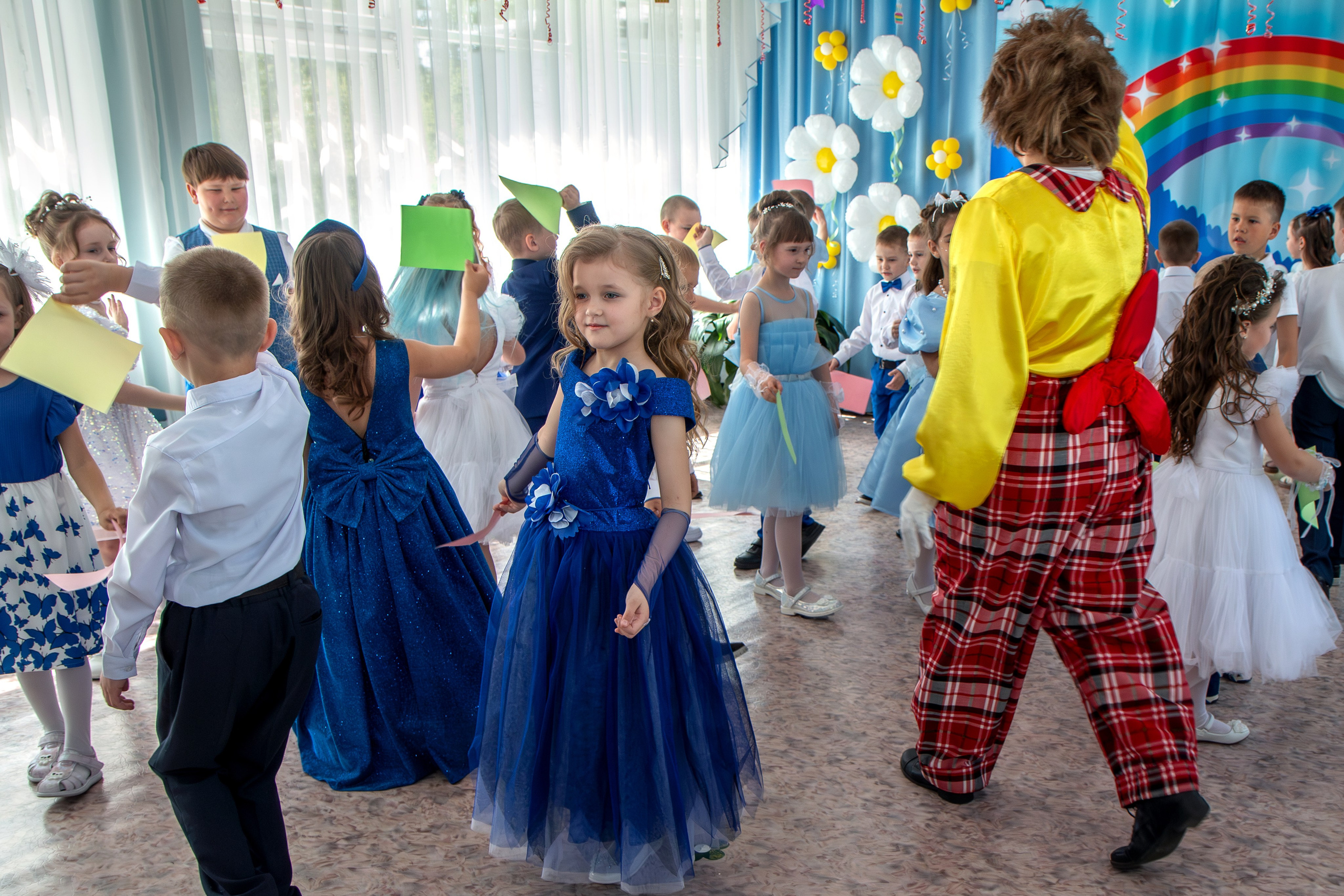 Выпускной вечер. Группа «Вишенка». Фотограф в Шелехове, лучшие выпускные альбомы в Шелехове