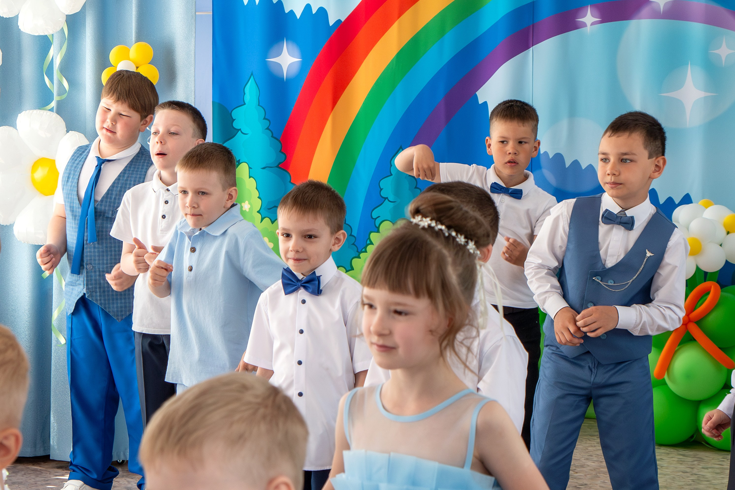 Выпускной вечер. Группа «Вишенка». Фотограф в Шелехове, лучшие выпускные альбомы в Шелехове