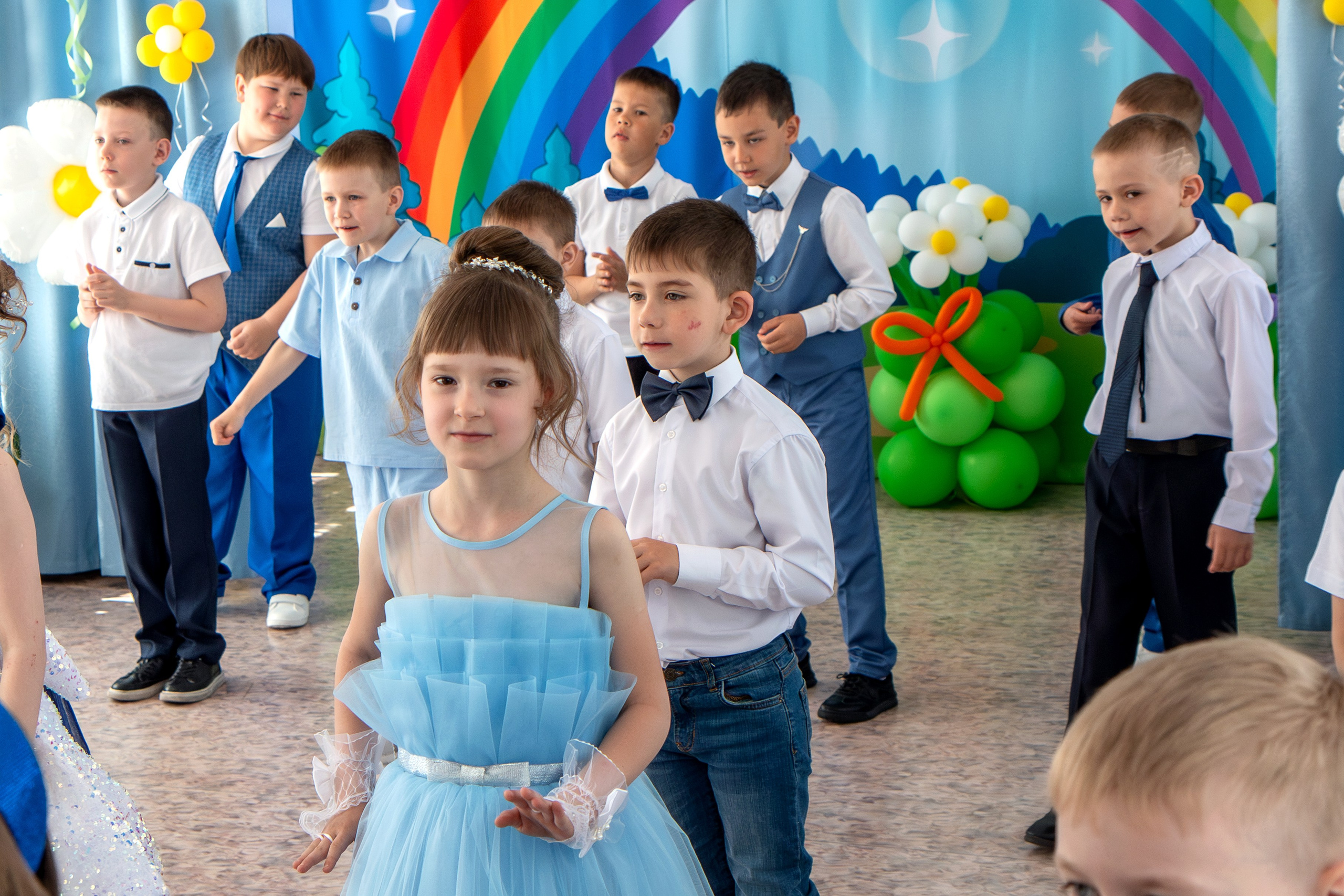 Выпускной вечер. Группа «Вишенка». Фотограф в Шелехове, лучшие выпускные альбомы в Шелехове