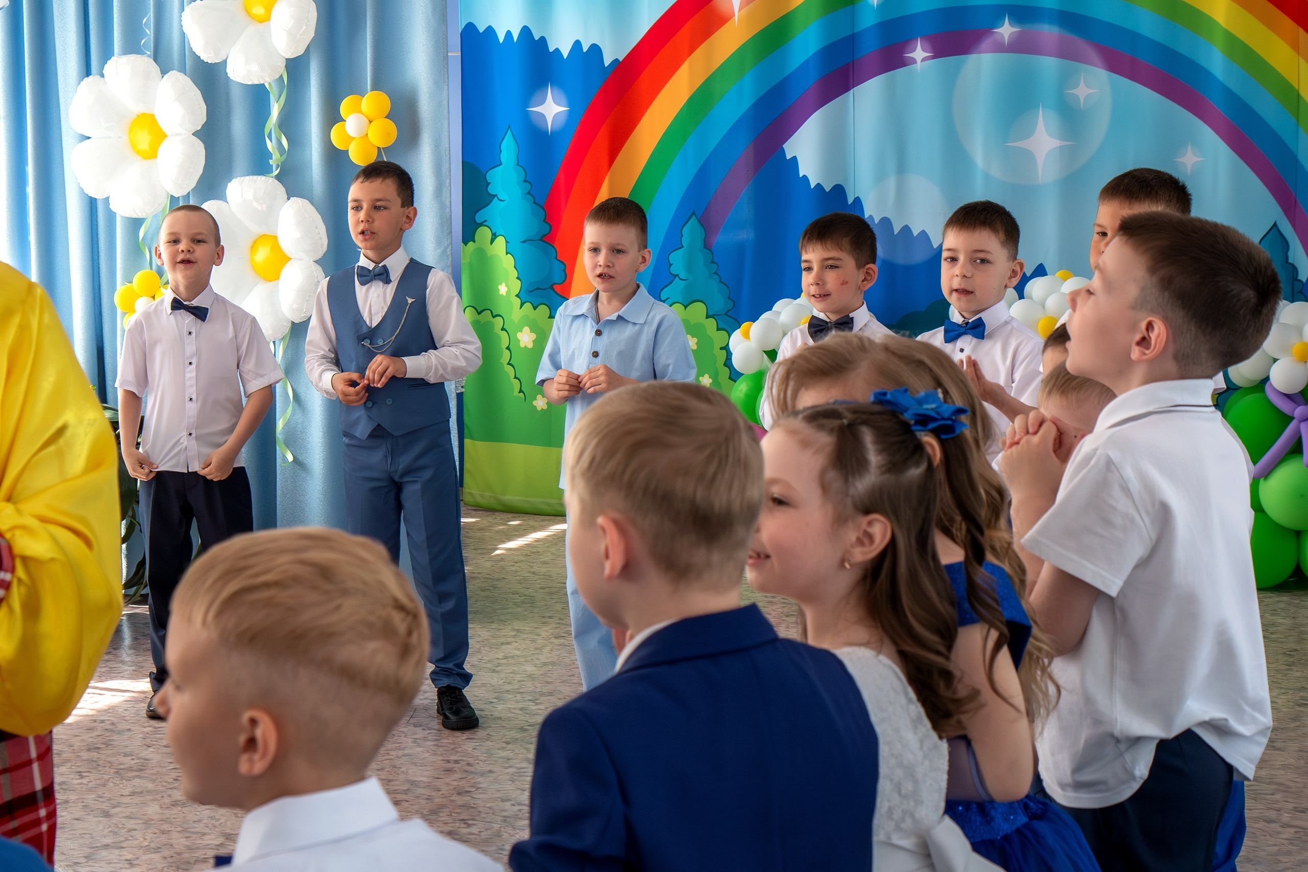 Выпускной вечер. Группа «Вишенка». Фотограф в Шелехове, лучшие выпускные альбомы в Шелехове