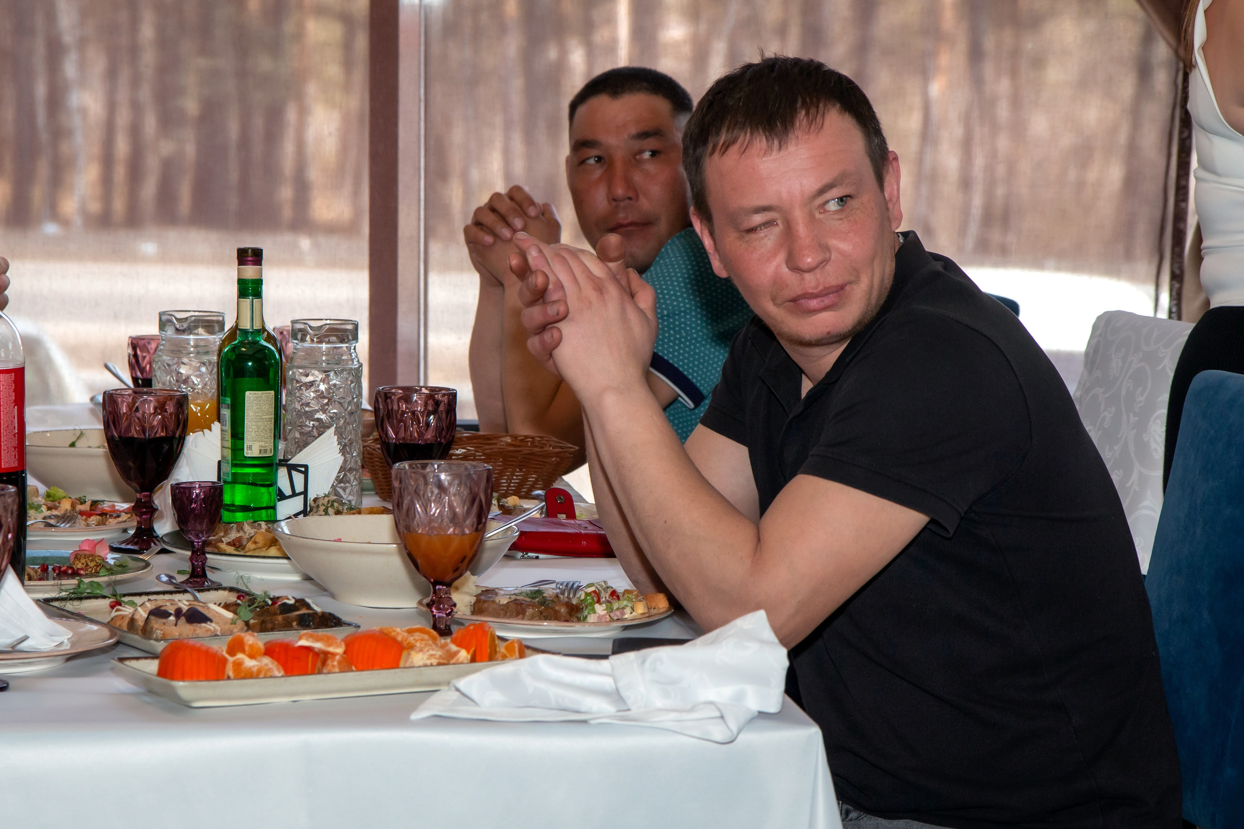 Данил и Елизавета. Банкет. Фотограф в Шелехове, лучшие выпускные альбомы в Шелехове