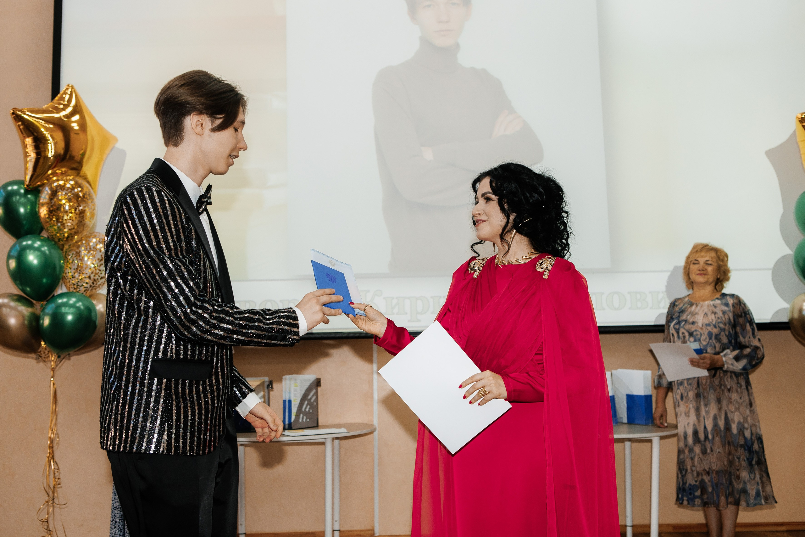 Выпускной Гимназия 12 2024 г. Свадебный и портретный Фотограф в Липецке Дмитрий Котюков