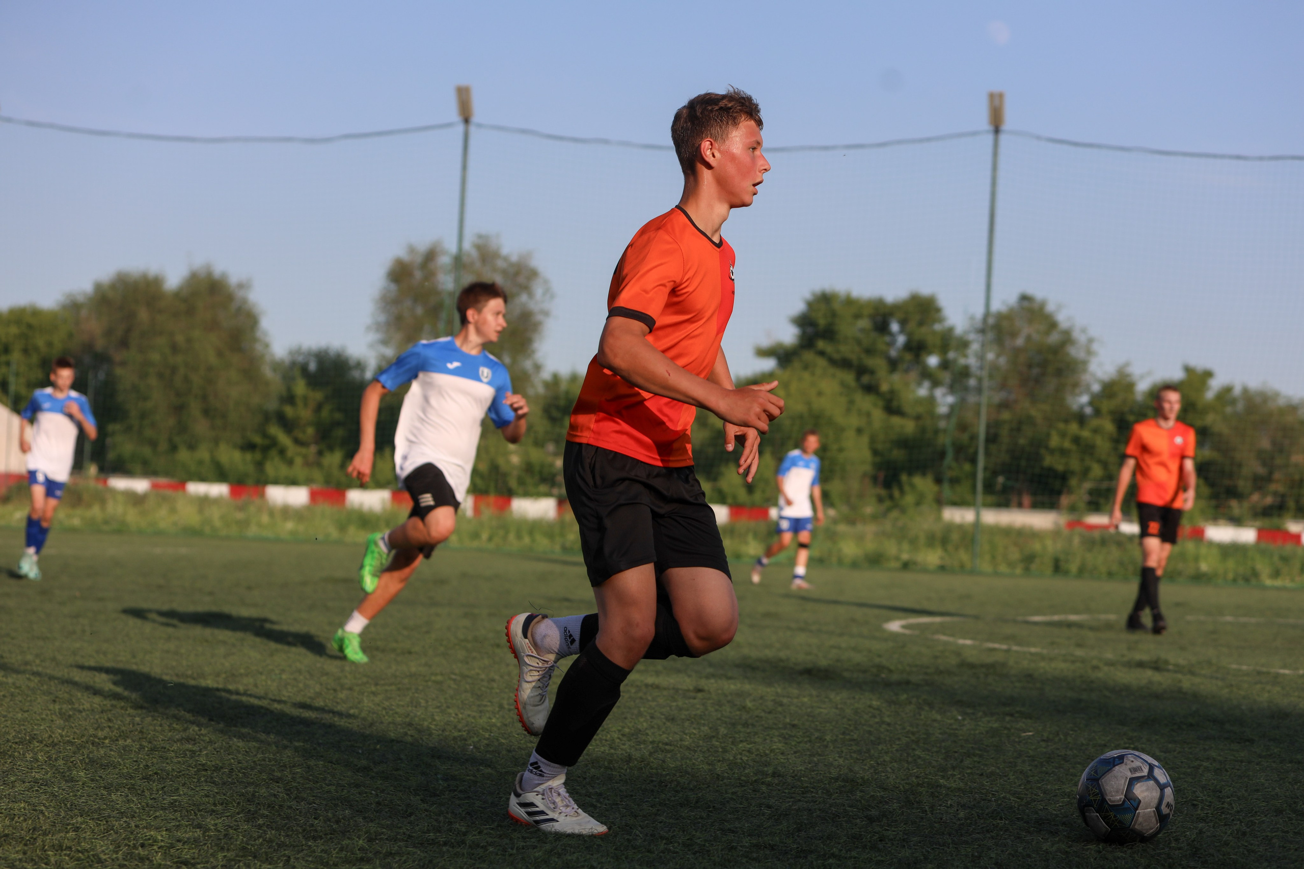 Кинель — Виктория Унион. Чемпионат СФПЛ. Молодежная футбольная лига U-15. Спортивный фотограф в Самаре