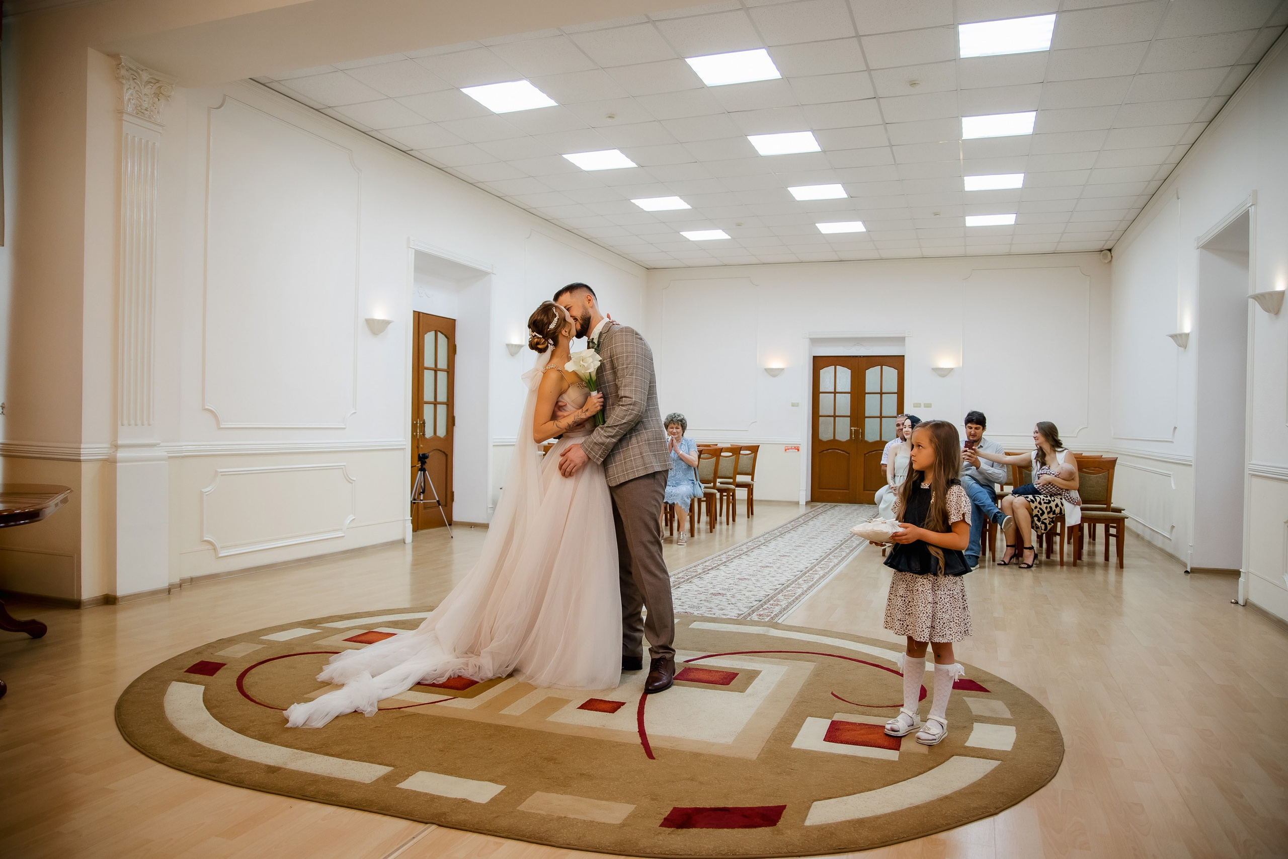 Степан и Ульяна. Утро. Загс. Прогулка. Дождь и солнце. Свадебный фотограф в Хабаровске