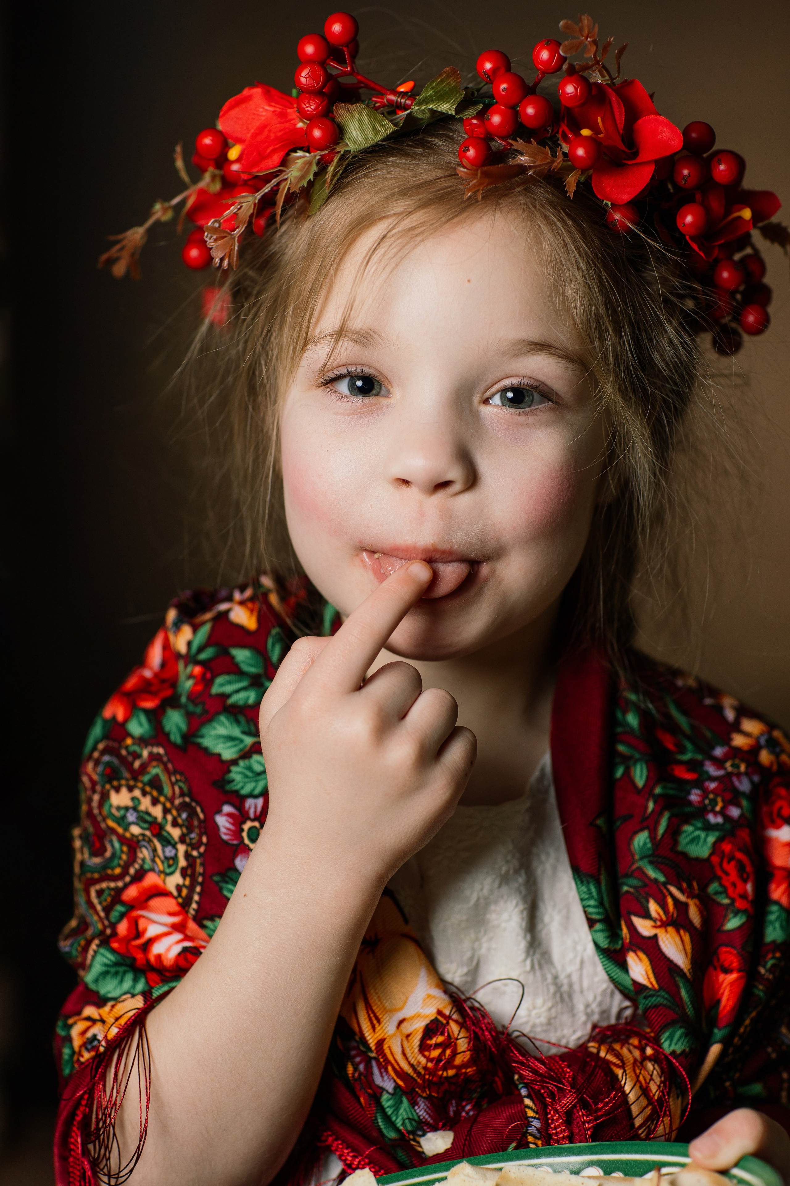 Детский художественный портрет «Масленица». Семейный фотограф Толстикова Кристина