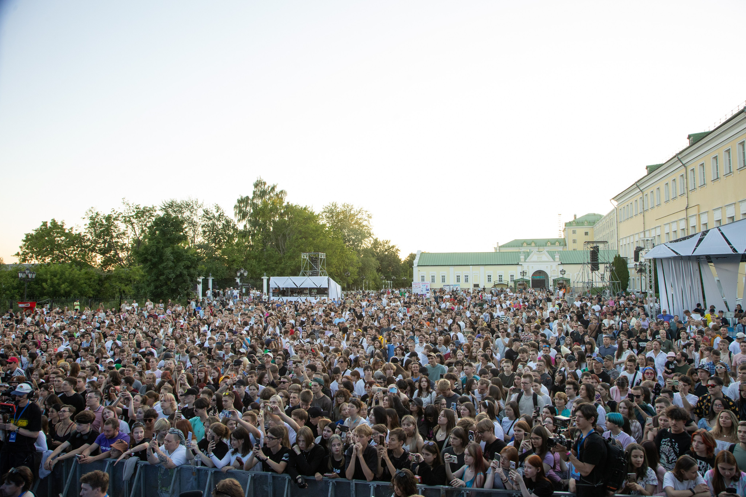 Трехдневный фотоотчет Выкса-фестиваль 2024. Фотограф городских и семейных событий Артем Карпухин