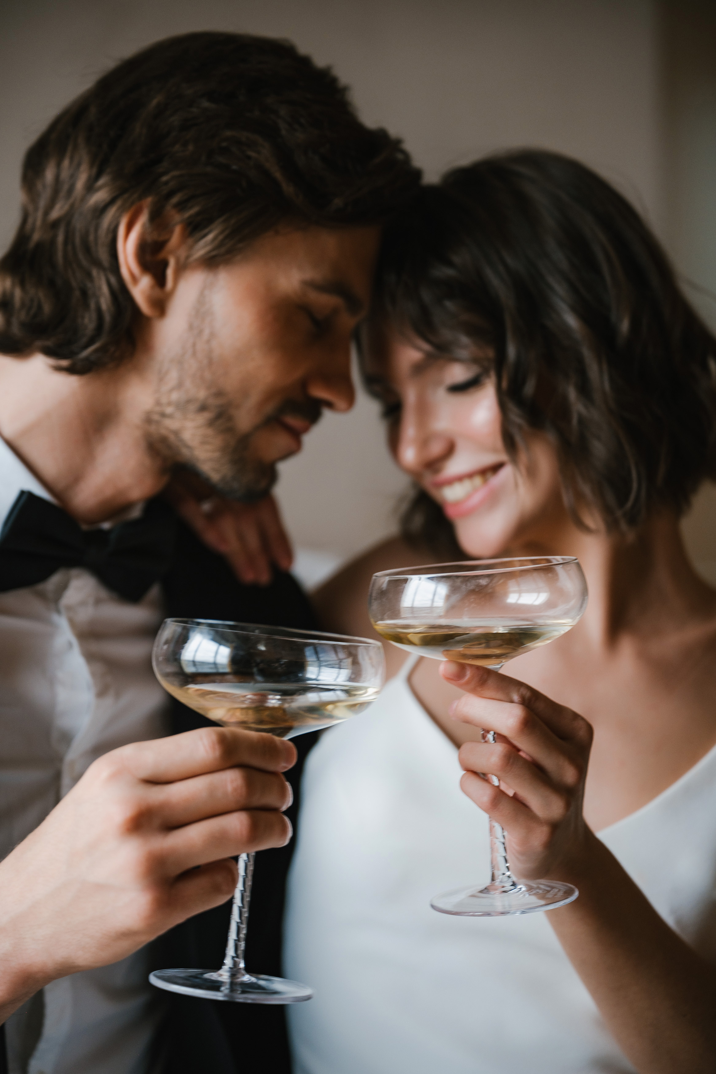 Игривое утро Лизы и Стаса в отеле. Свадебный и репортажный фотограф во Владимире Андрей Николаев