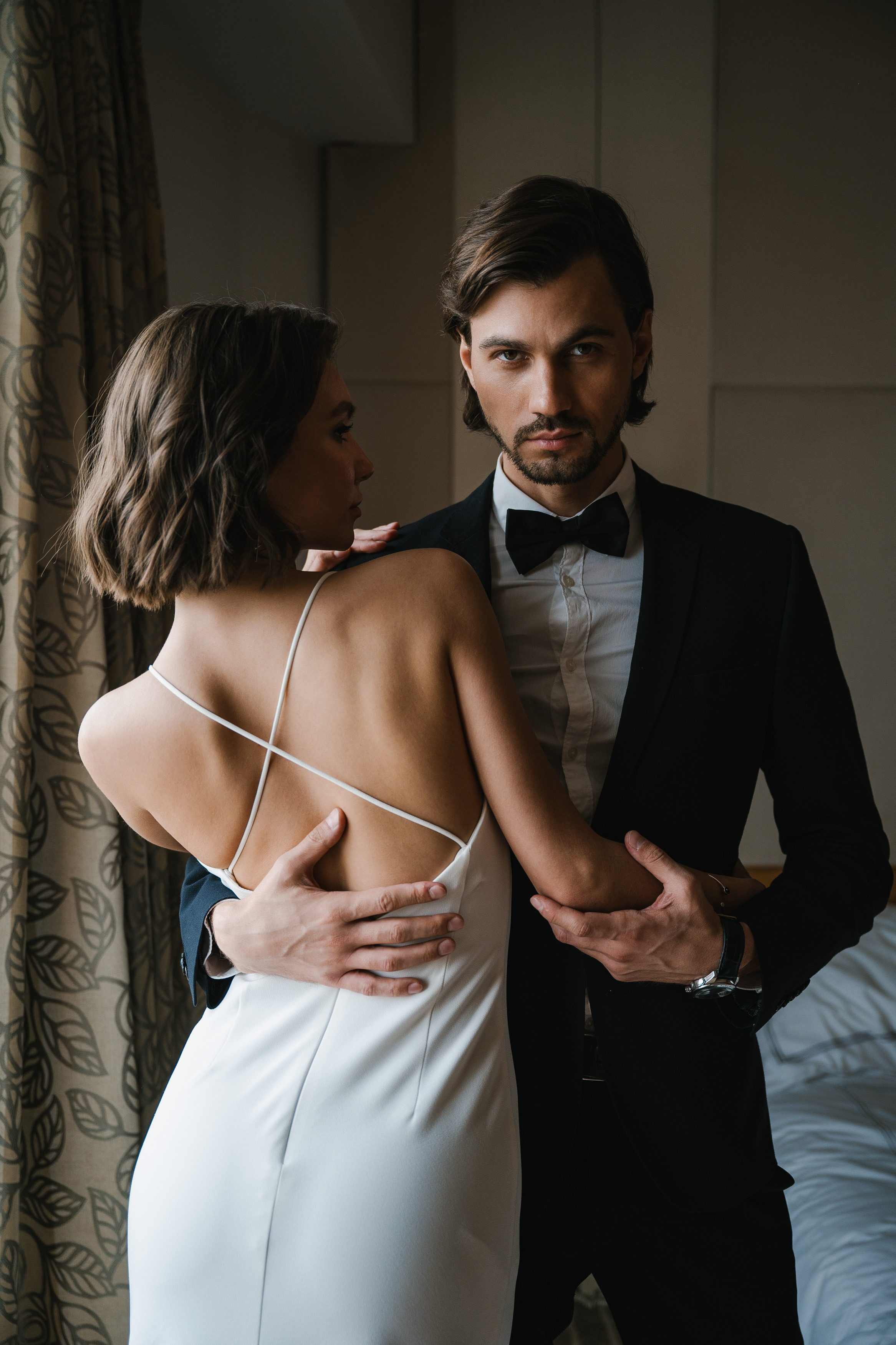 Игривое утро Лизы и Стаса в отеле. Свадебный и репортажный фотограф во Владимире Андрей Николаев