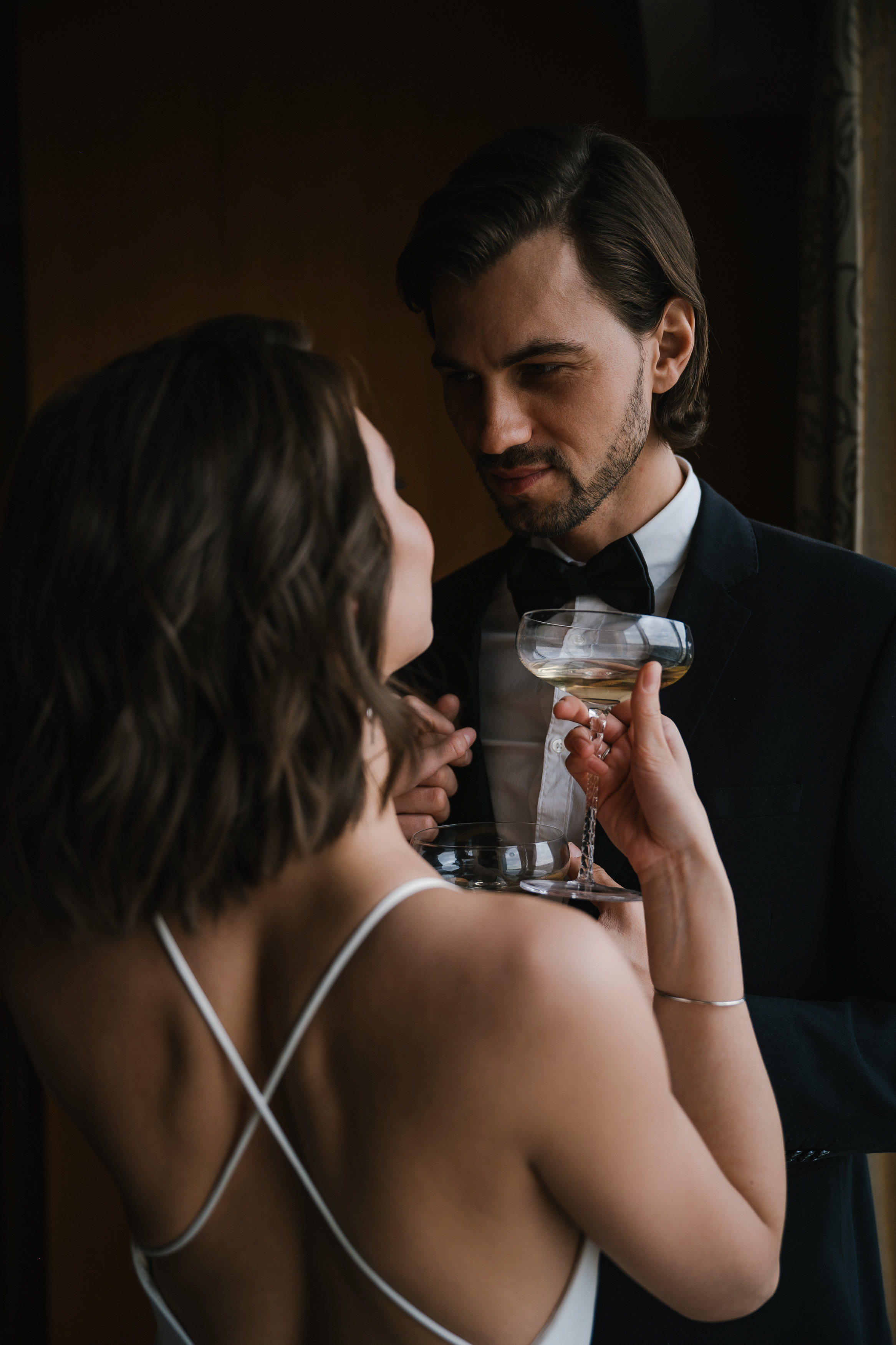 Игривое утро Лизы и Стаса в отеле. Свадебный и репортажный фотограф во Владимире Андрей Николаев