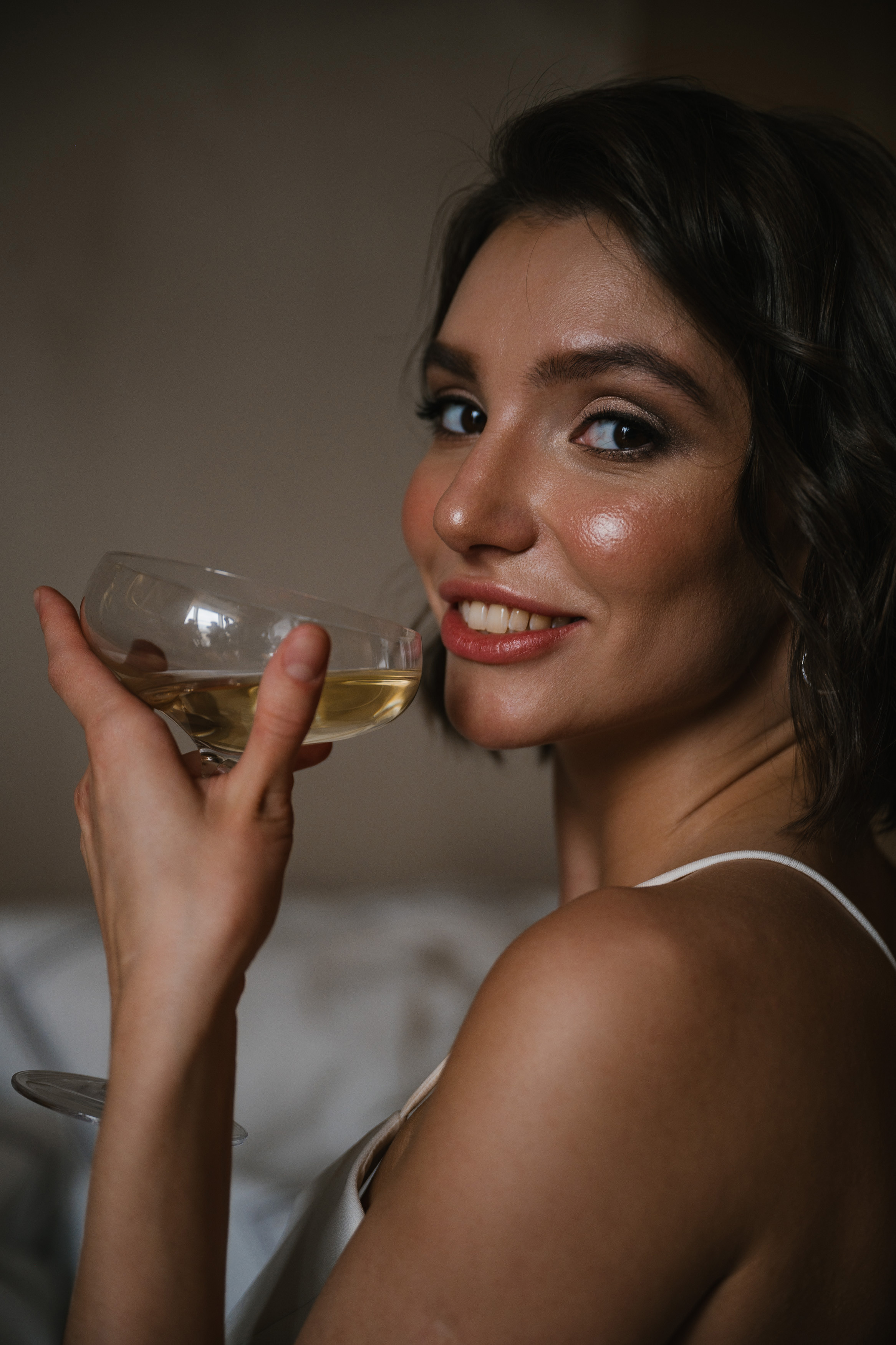 Игривое утро Лизы и Стаса в отеле. Свадебный и репортажный фотограф во Владимире Андрей Николаев