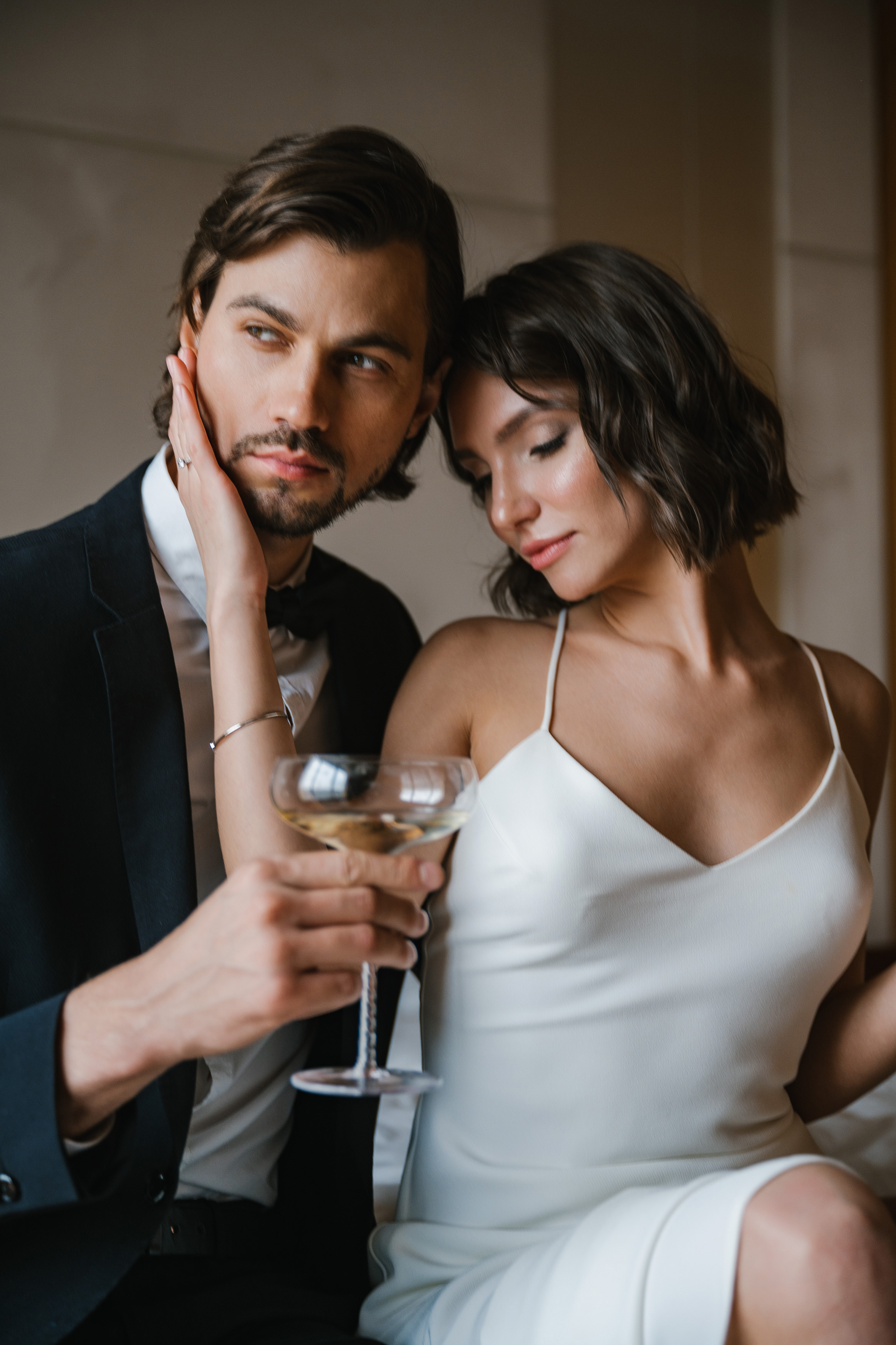 Игривое утро Лизы и Стаса в отеле. Свадебный и репортажный фотограф во Владимире Андрей Николаев