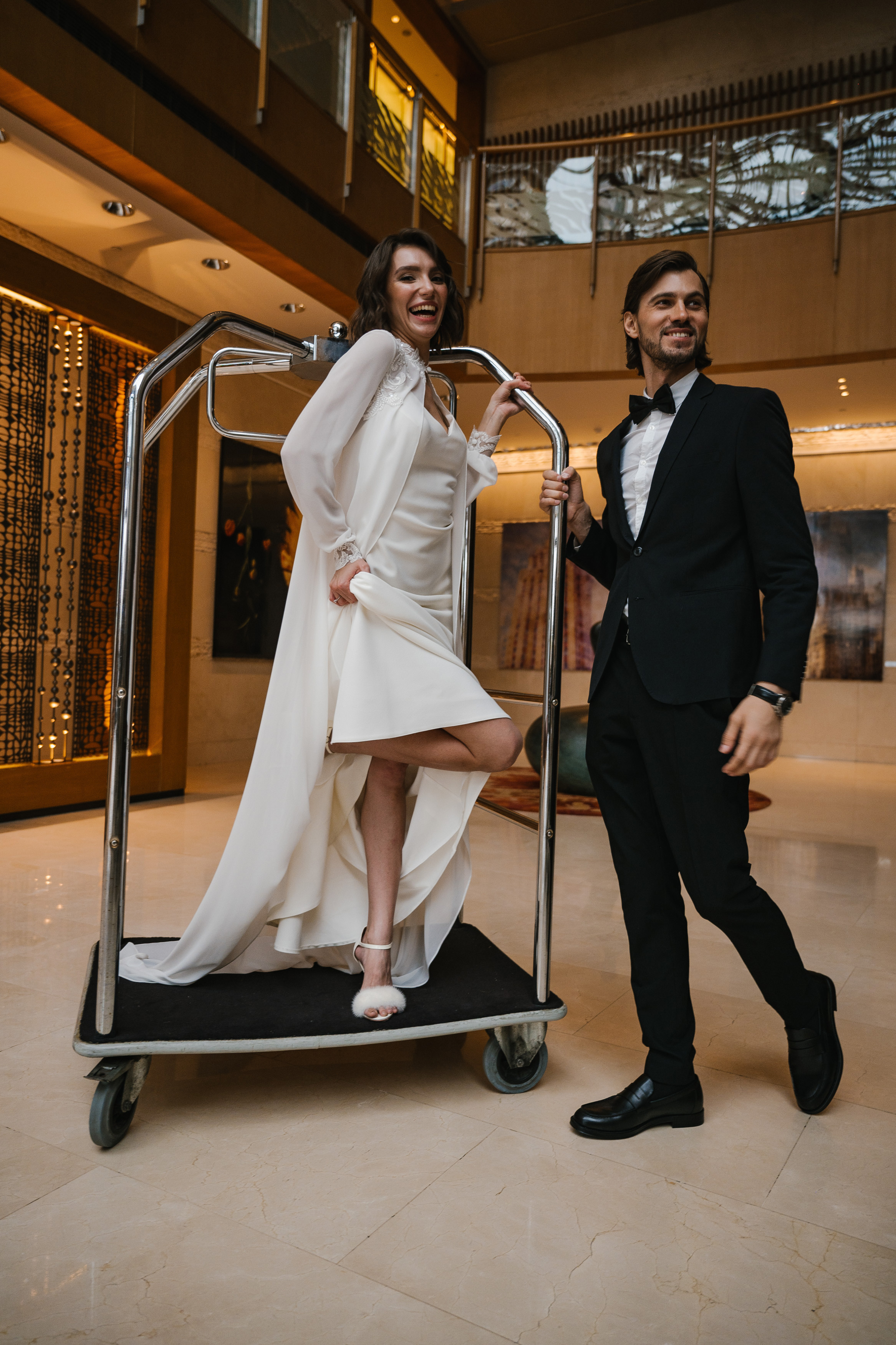 Игривое утро Лизы и Стаса в отеле. Свадебный и репортажный фотограф во Владимире Андрей Николаев