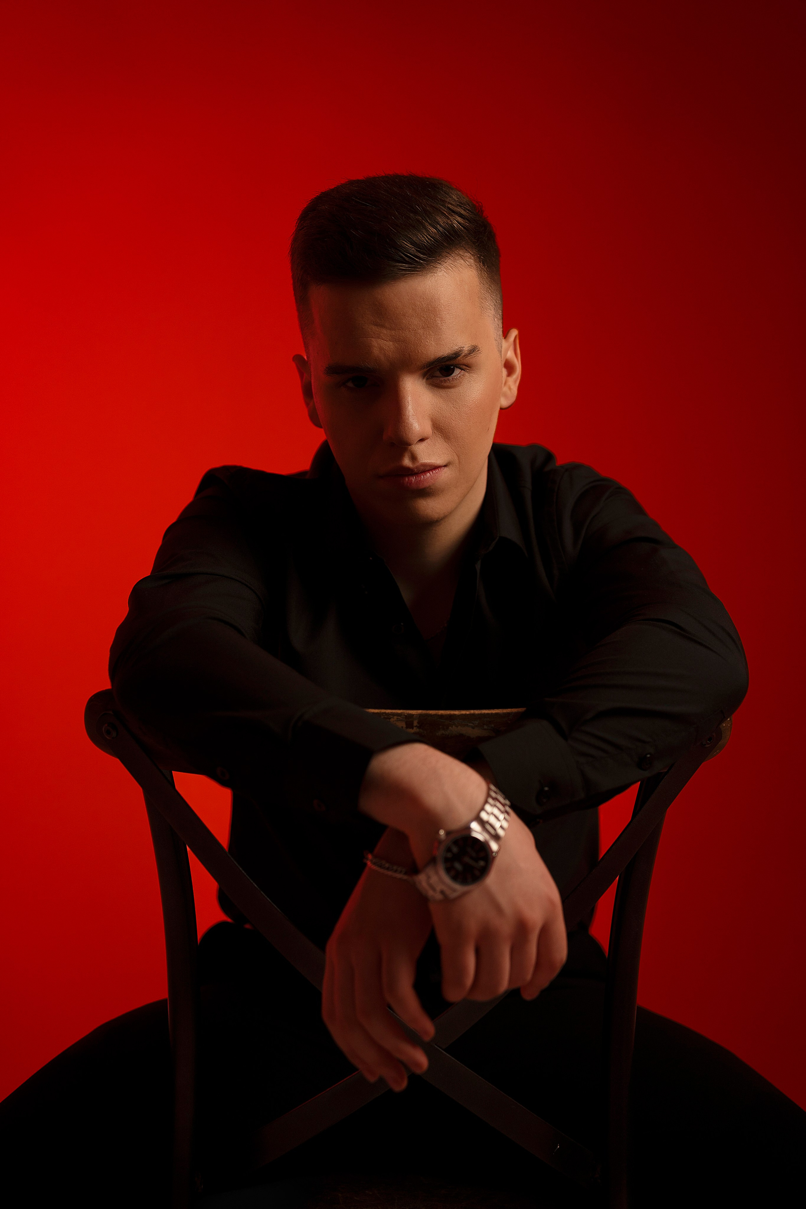 Wallem, исполнитель ("Харизма")