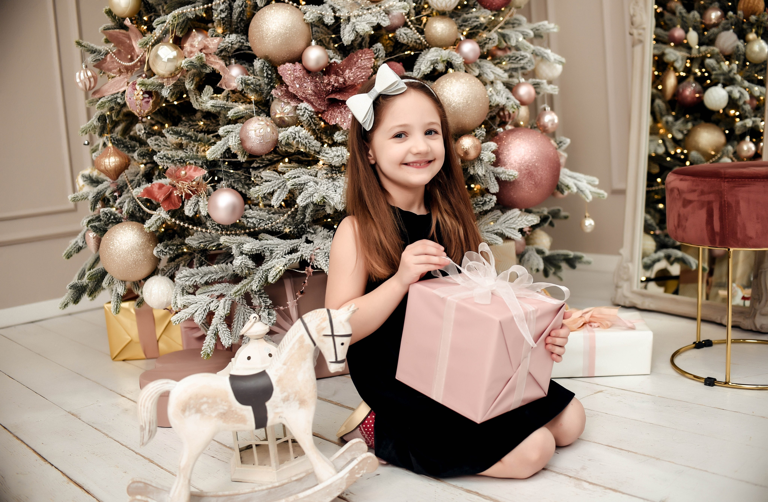 Новогодняя семейная. Свадебный, семейный, детский, контент фотограф в Омске Максим Ильин