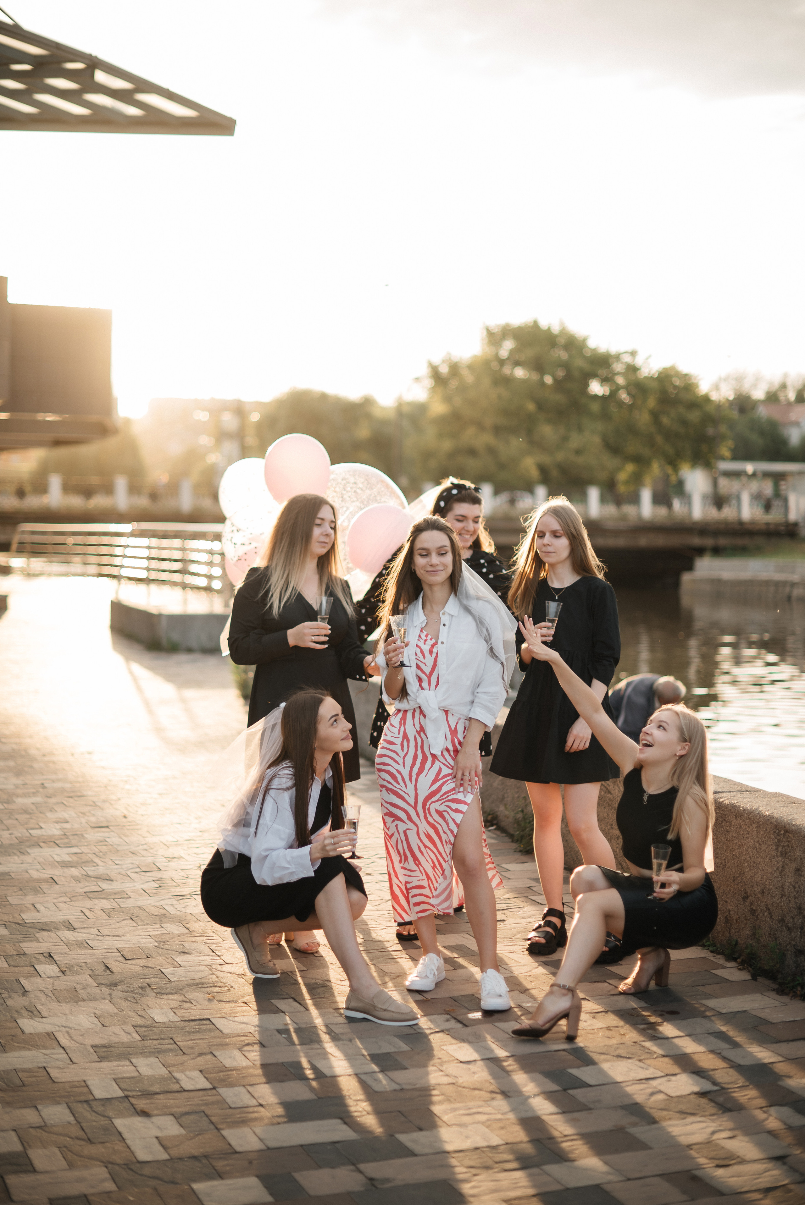 Девичник Юли на улице. Свадебный и портретный фотограф в Липецке Юлия Свит