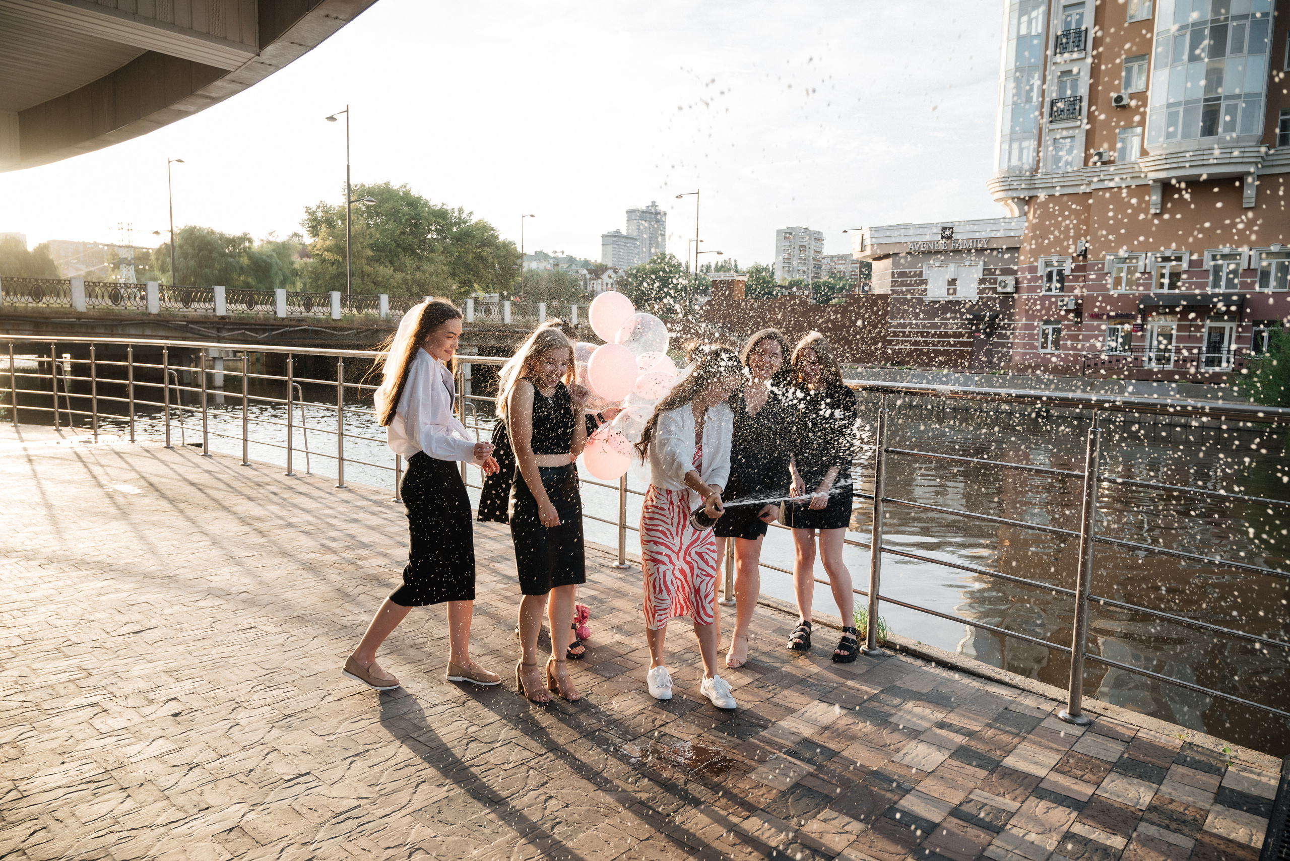 Девичник Юли на улице. Свадебный и портретный фотограф в Липецке Юлия Свит