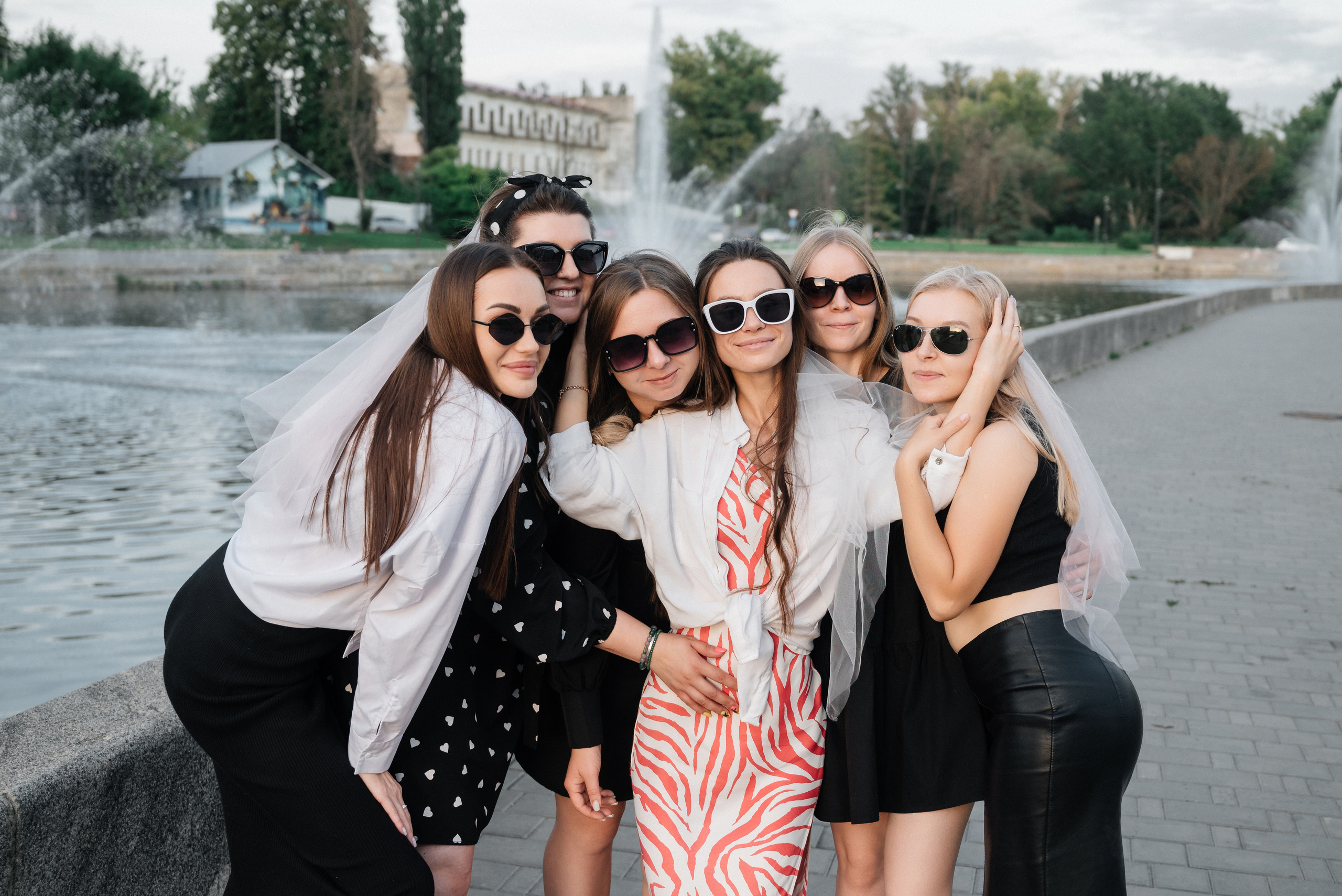 Девичник Юли на улице. Свадебный и портретный фотограф в Липецке Юлия Свит