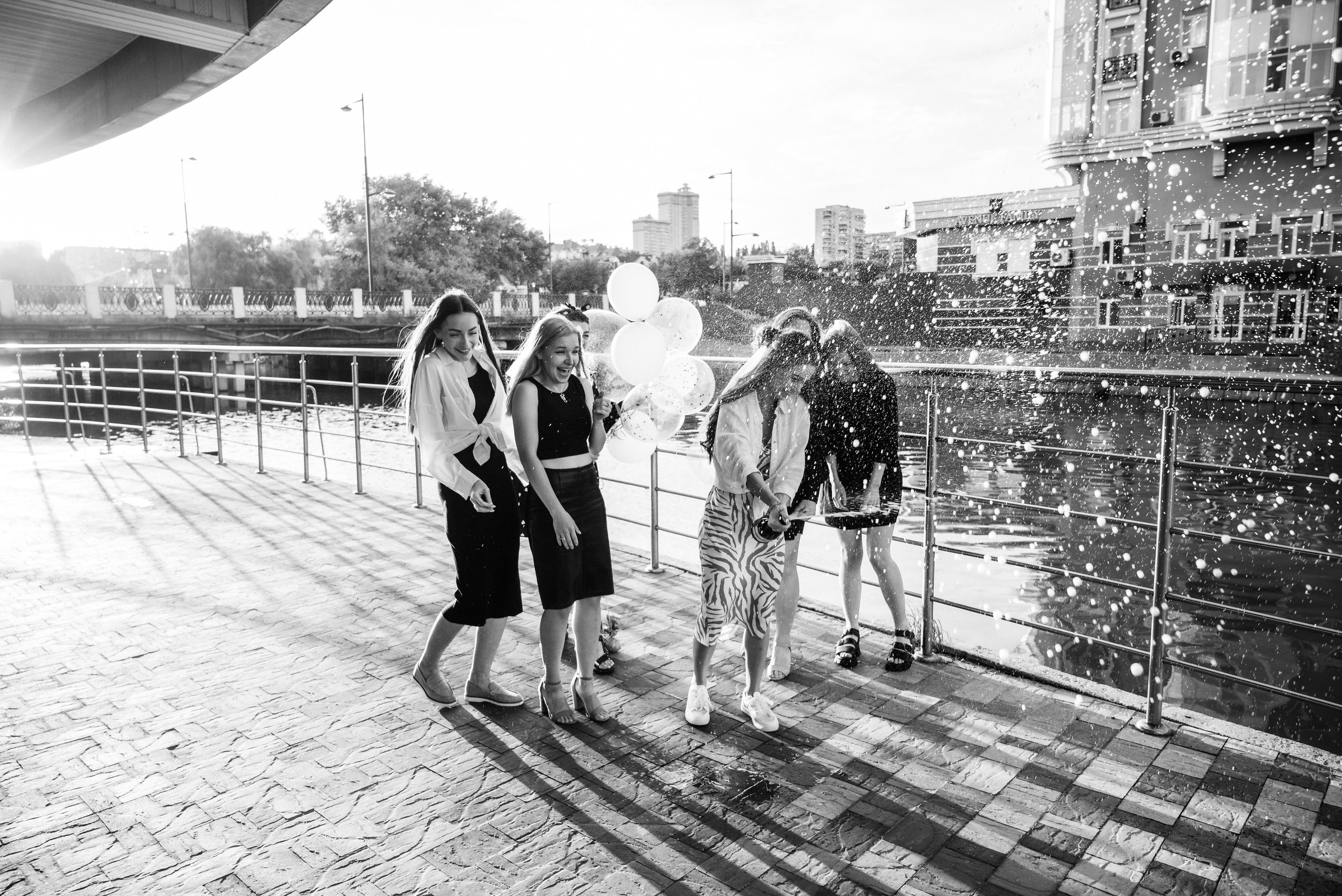 Девичник Юли на улице. Свадебный и портретный фотограф в Липецке Юлия Свит