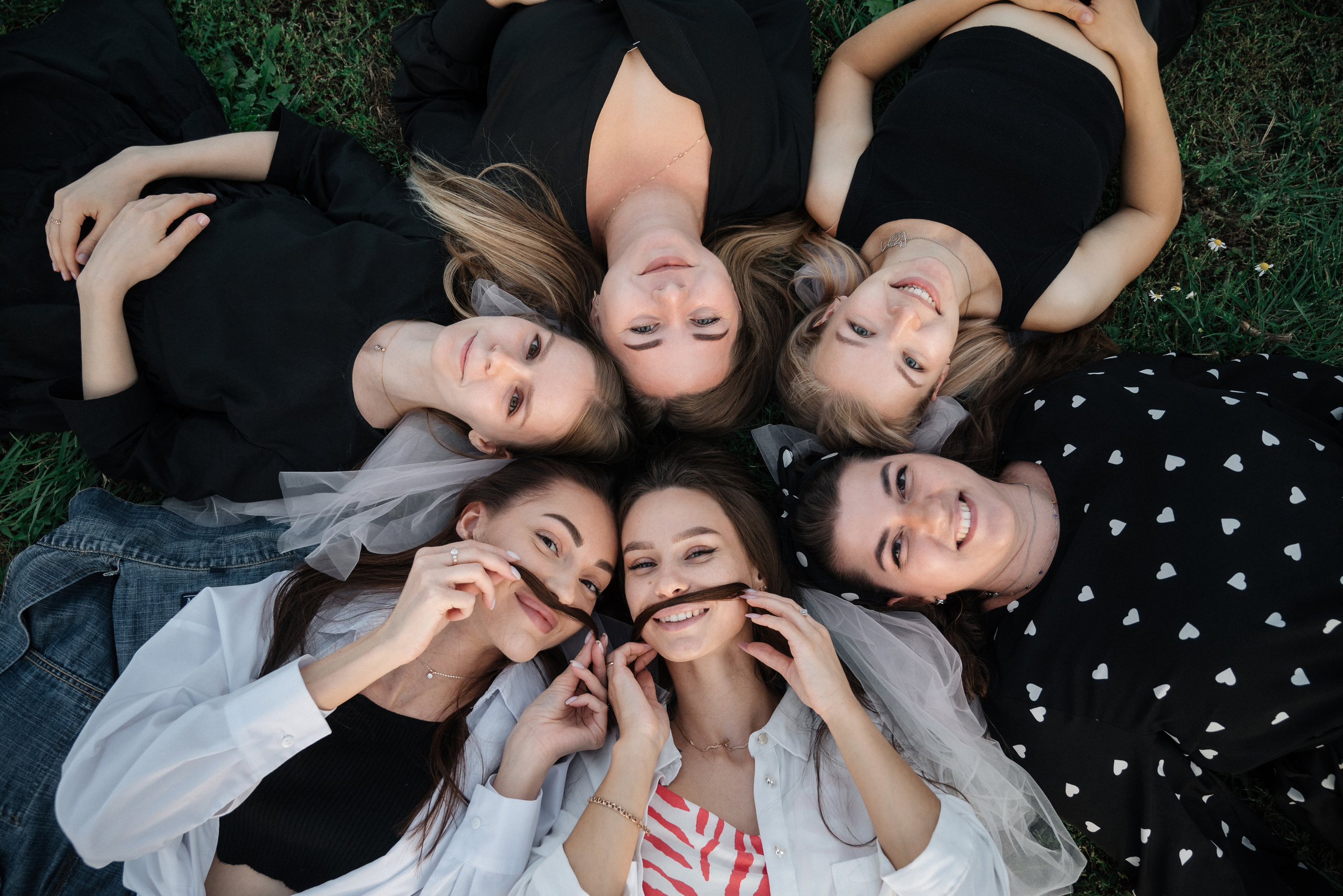 Девичник Юли на улице. Свадебный и портретный фотограф в Липецке Юлия Свит