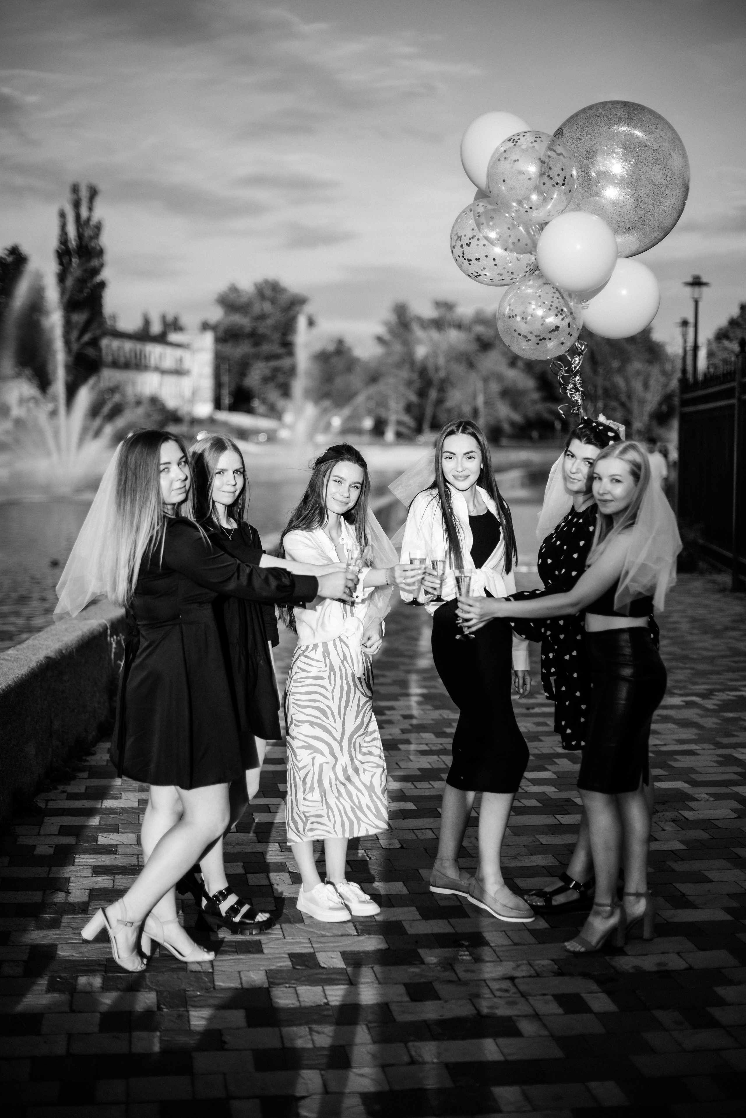 Девичник Юли на улице. Свадебный и портретный фотограф в Липецке Юлия Свит