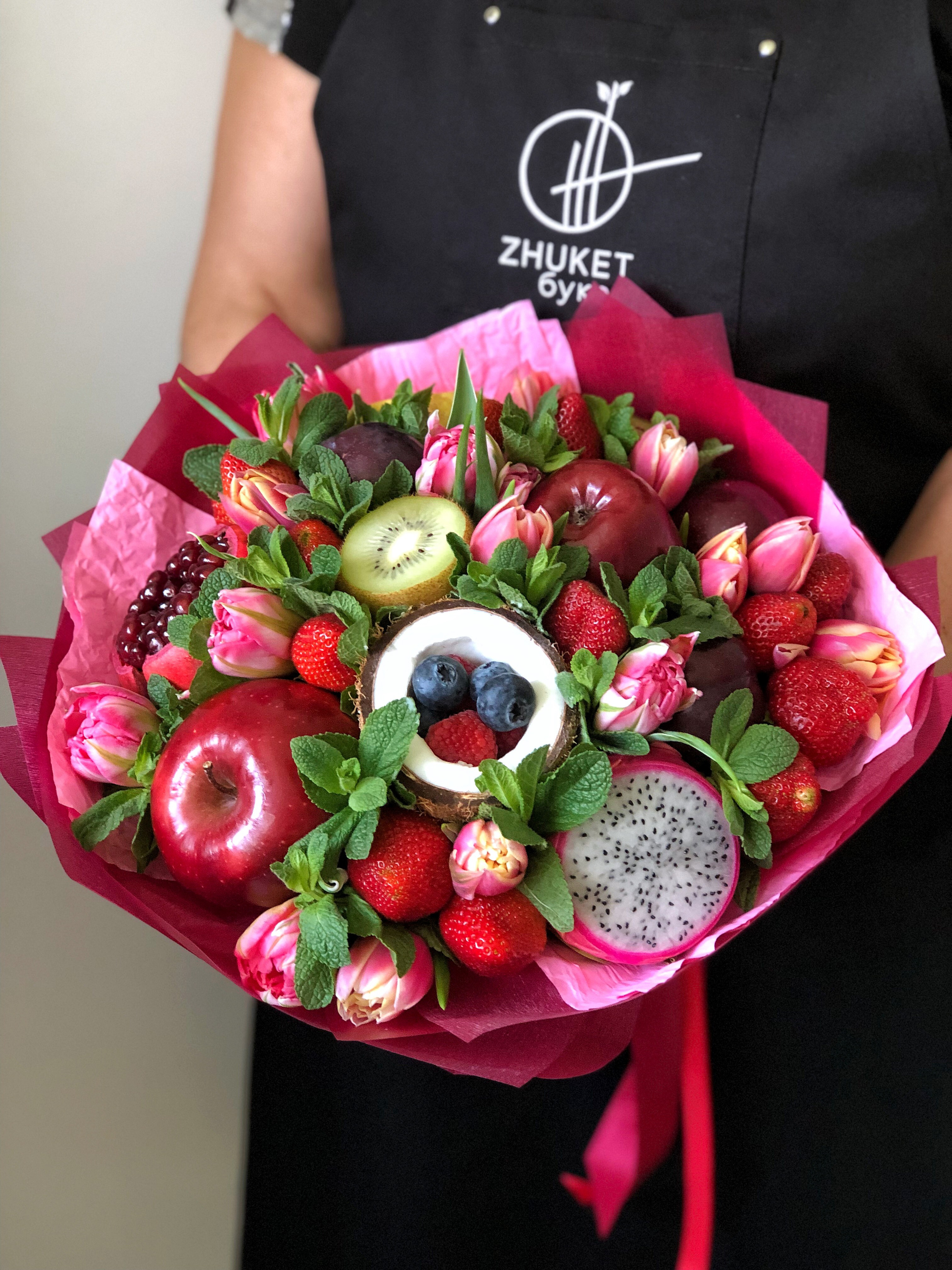 Фруктовые. Выездной кейтеринг, съедобные букеты, торты и сладости на заказ