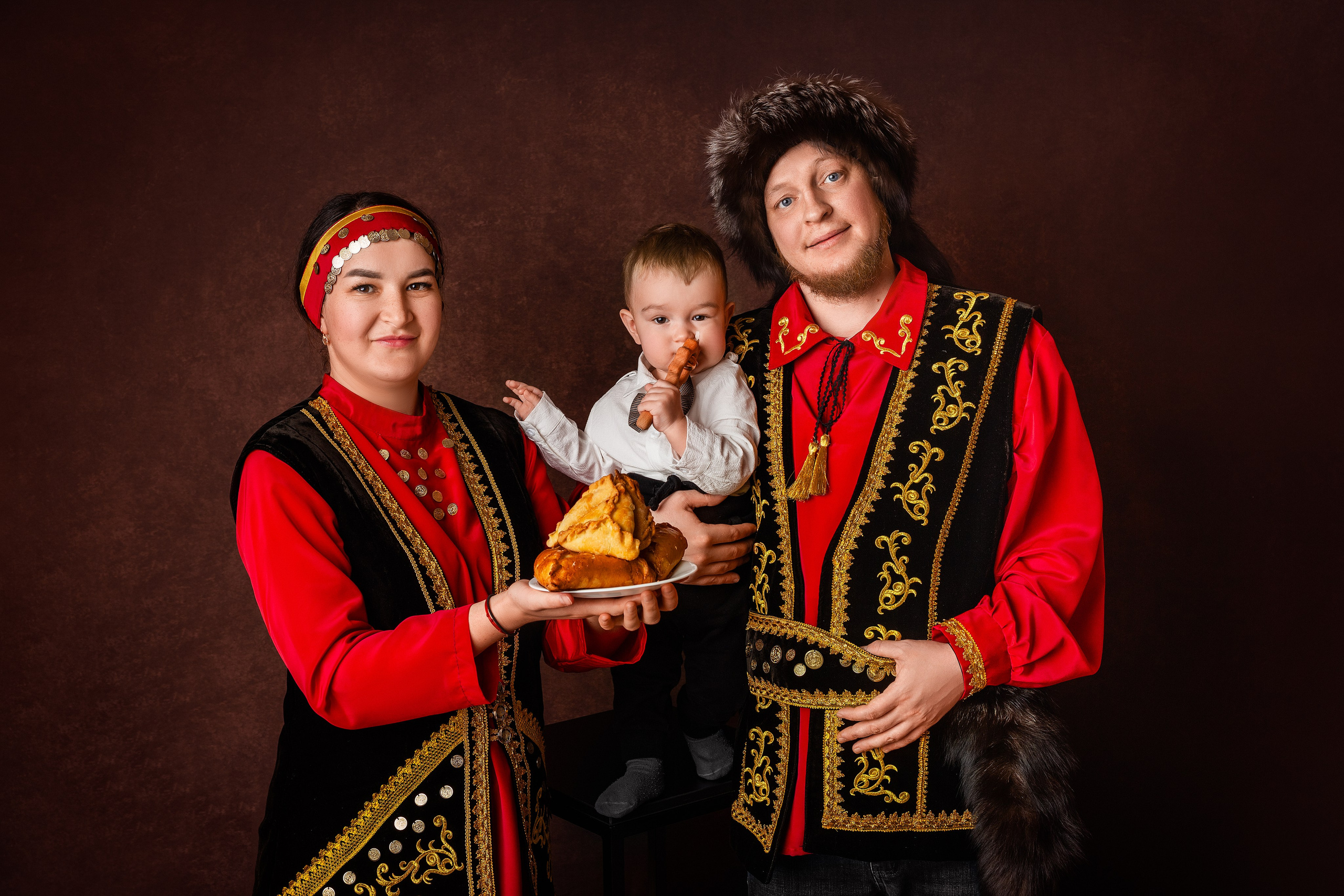 Фотопроект «Моя национальная семья». Фотограф новорожденных и детский фотограф в Радужном Васильева Елена