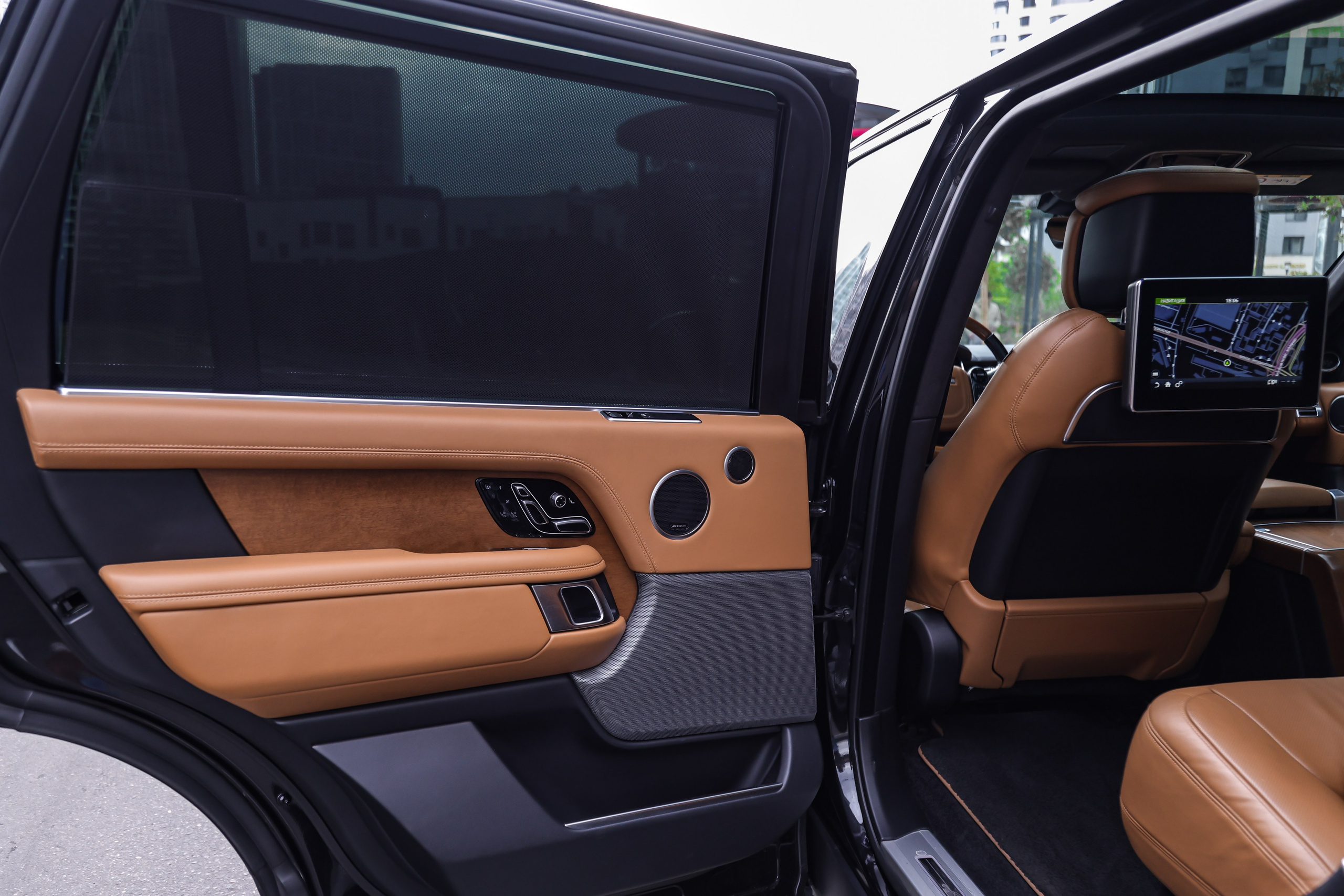 2018 RANGE ROVER AUTOBIOGRAPHY LONG. Mixturecaptures