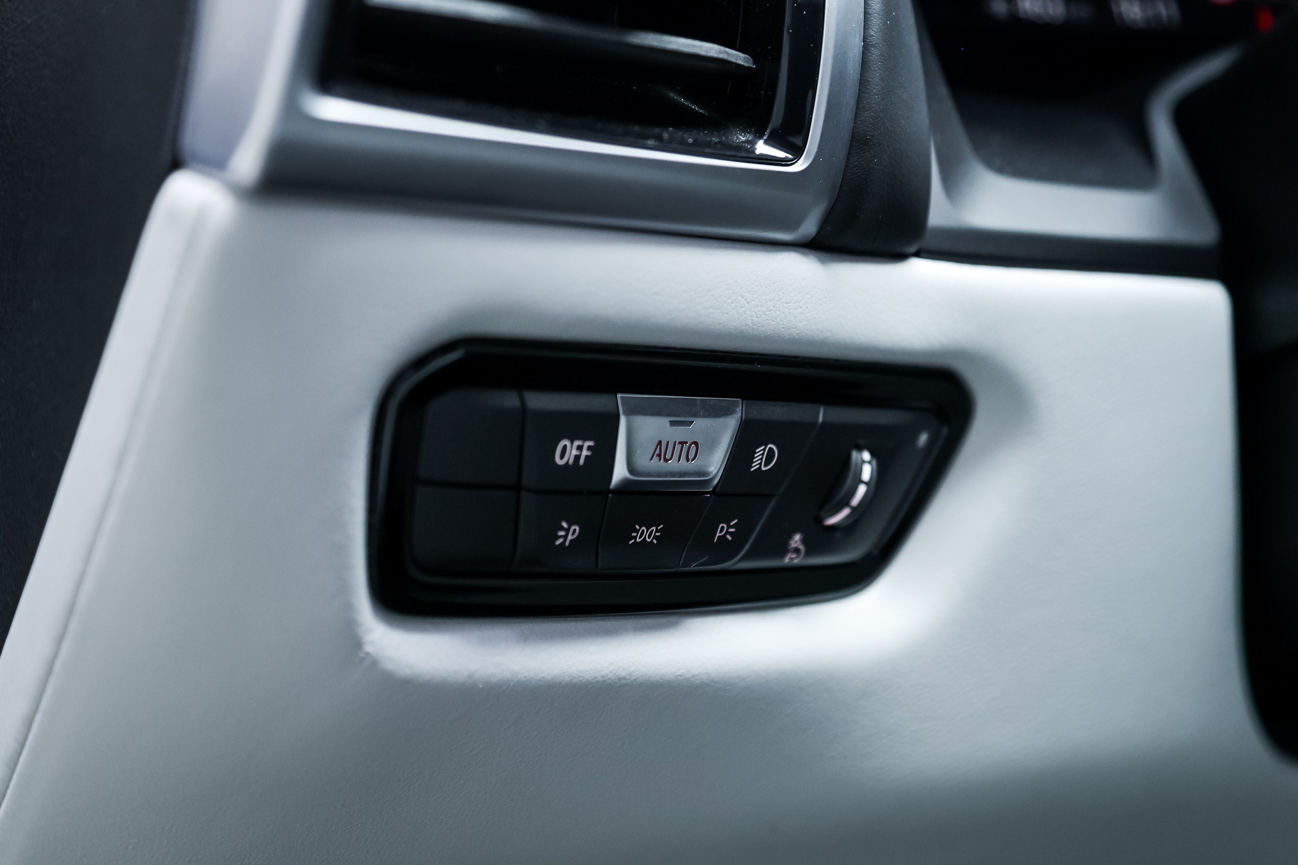 2022 BMW M8 COMPETITION RESTYLING FROM USA $145,000 / 17,500 KM ODOMETER. Mixturecaptures