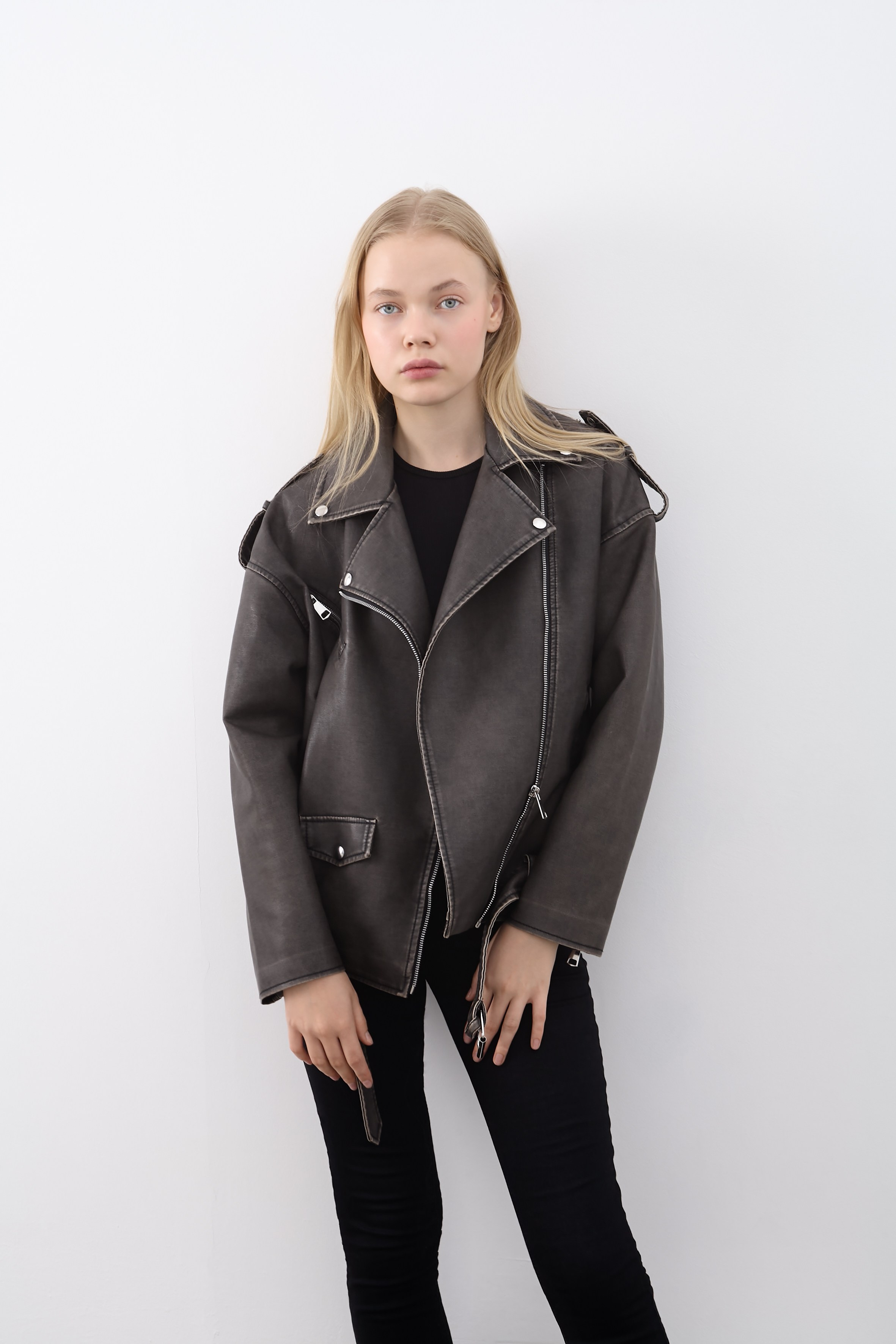 Модельные тесты для Насти. Модельные тесты в Москве. Фотограф Вика Паршина