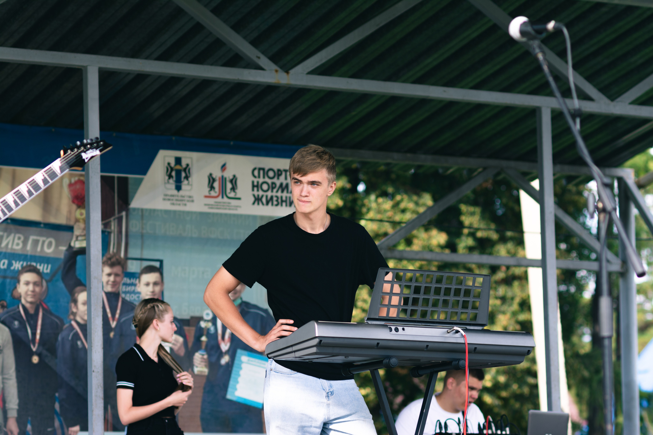 Кино на траве и ДР группы «Доктор Пепси». Алексей Маисеев | Свадебный и художественный фотограф в Новосибирске | Съемка на природе и в студии