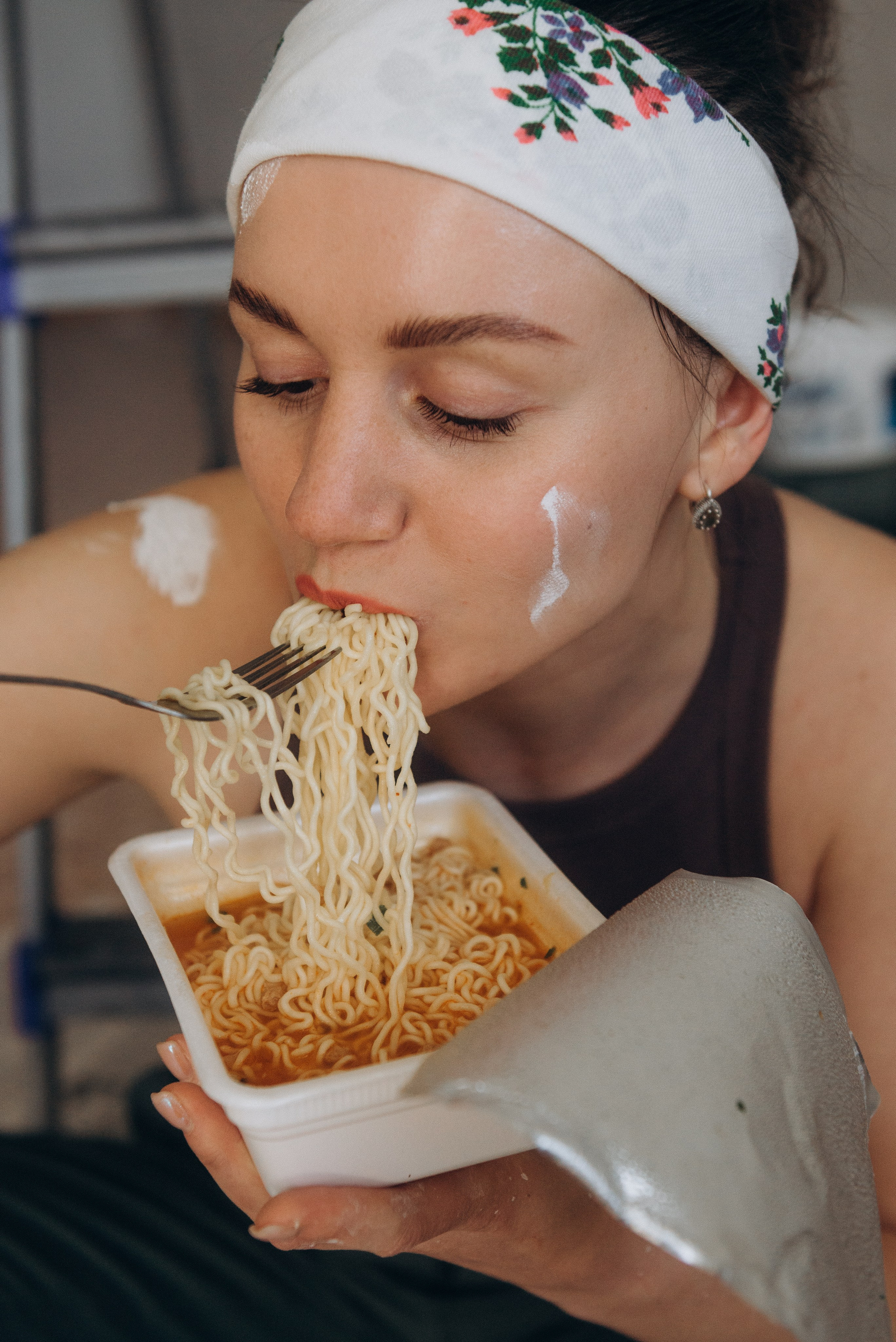 Ремонтники: Тася и Сиба. Ирина Метелица фотограф на Шикотане