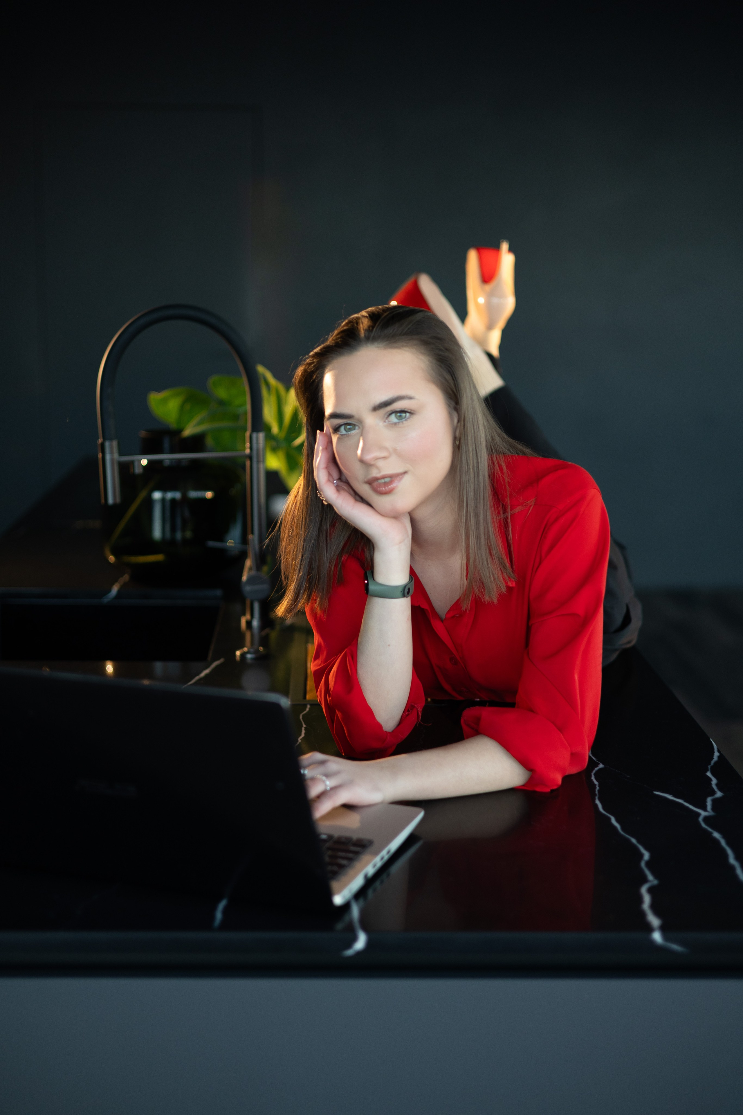 Студийная съемка. Привет, меня зовут Юлия Великая!