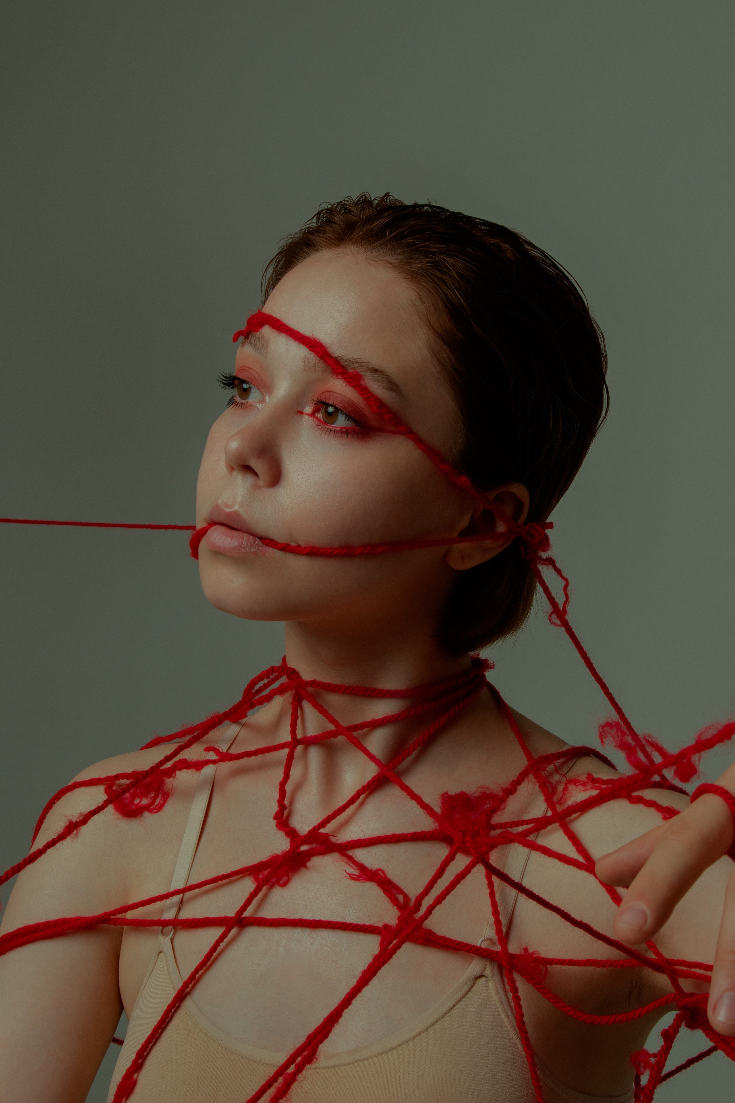 Red threads. Фотограф продюсер съемок Йолдыз Плетнева