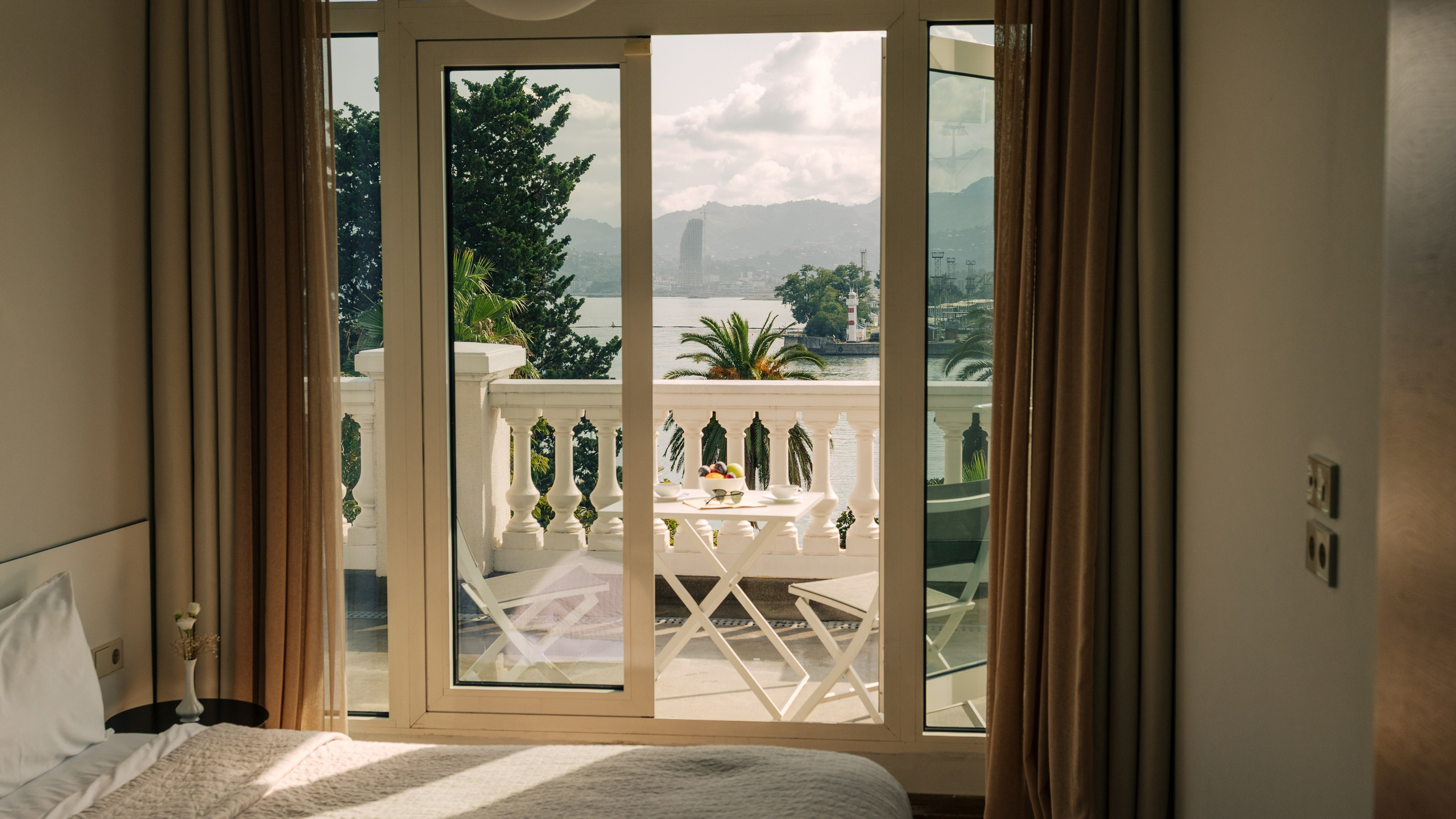 Le Port. Pavel Krasnov — Hotel, Travel & Lifestyle Photographer
