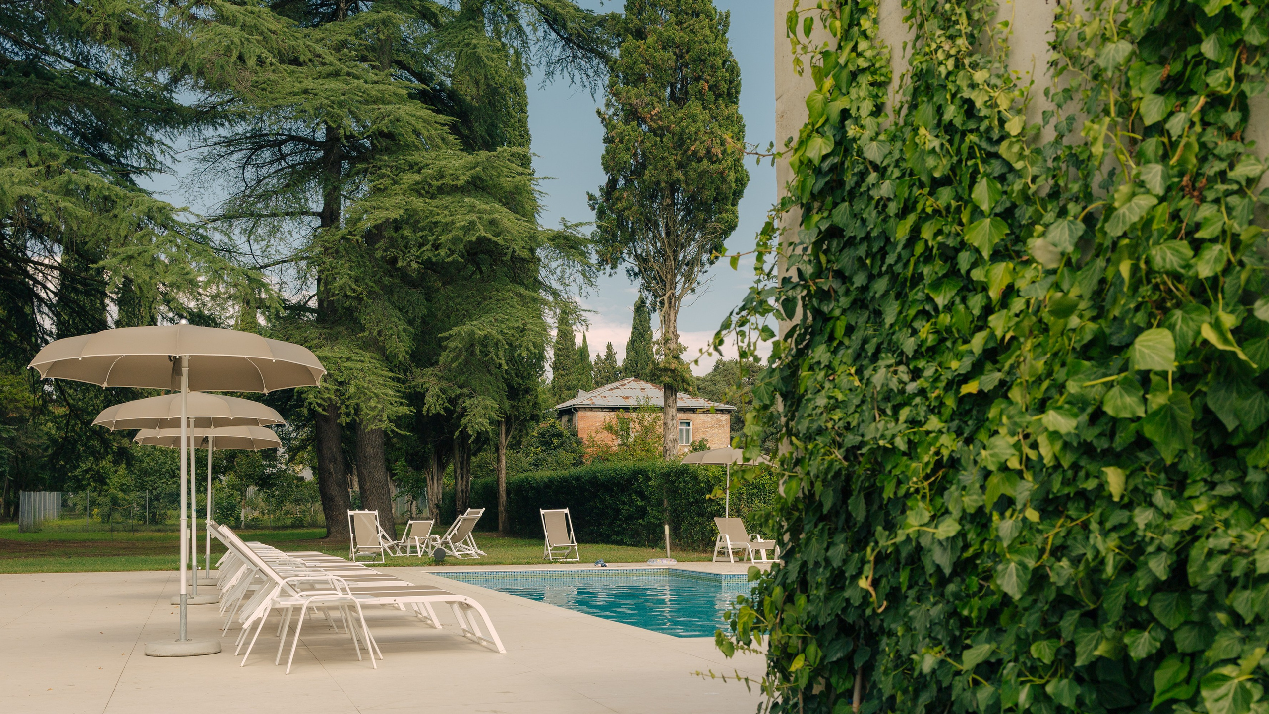 Pavel Krasnov — Hotel, Travel & Lifestyle Photographer