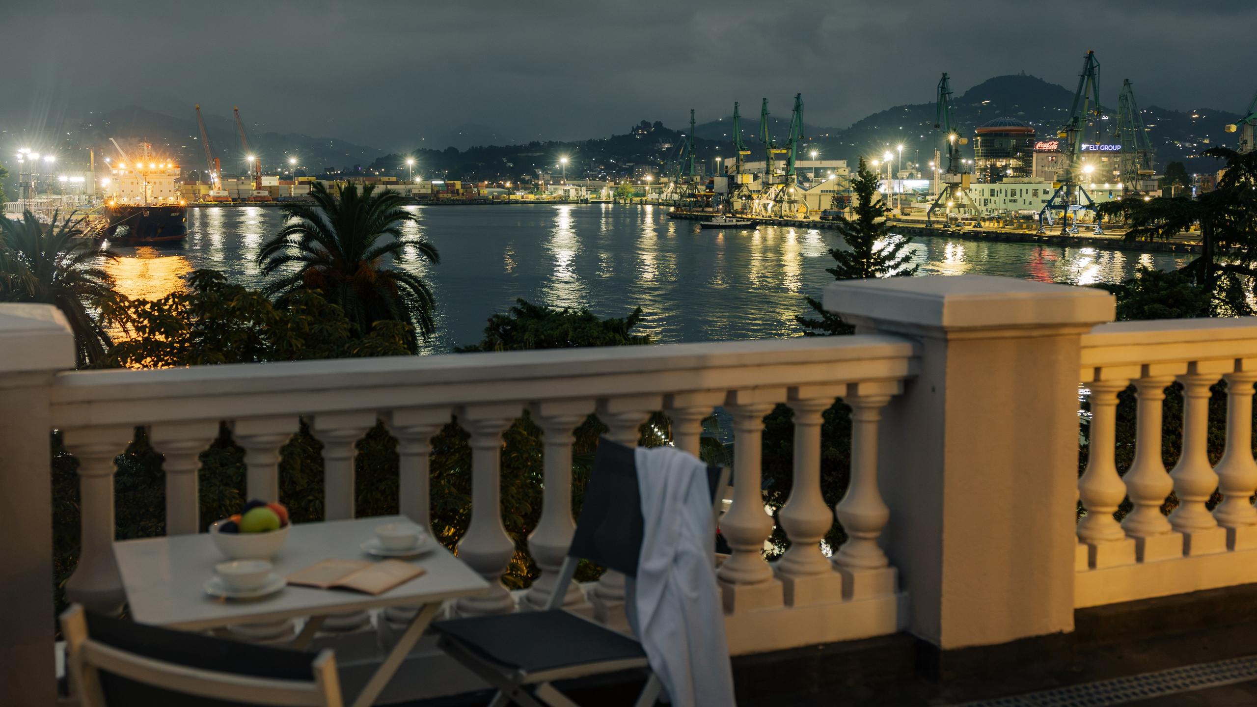 Le Port. Pavel Krasnov — Hotel, Travel & Lifestyle Photographer