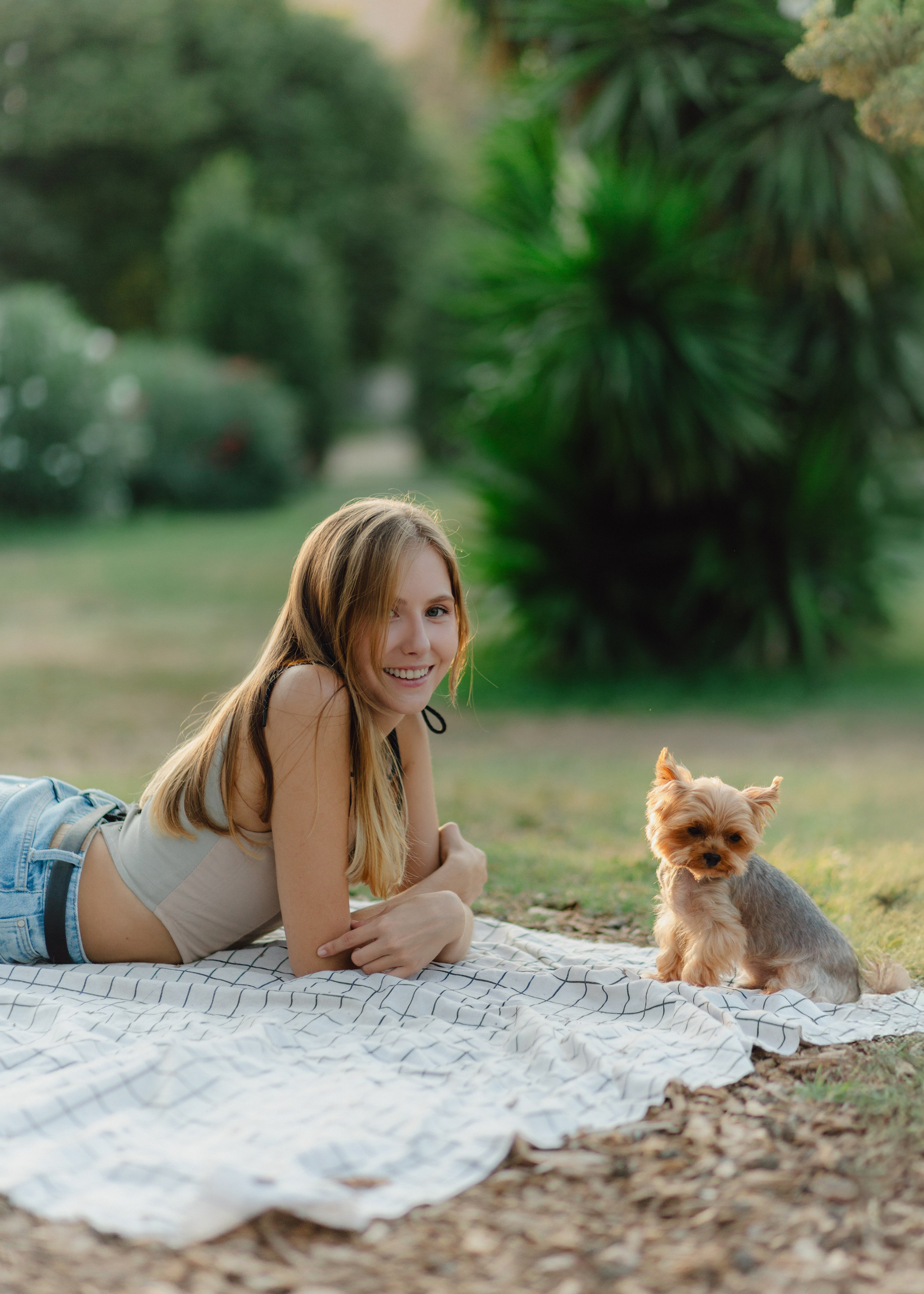 Julia & Her Playful Stitch. Barbara Isaeva