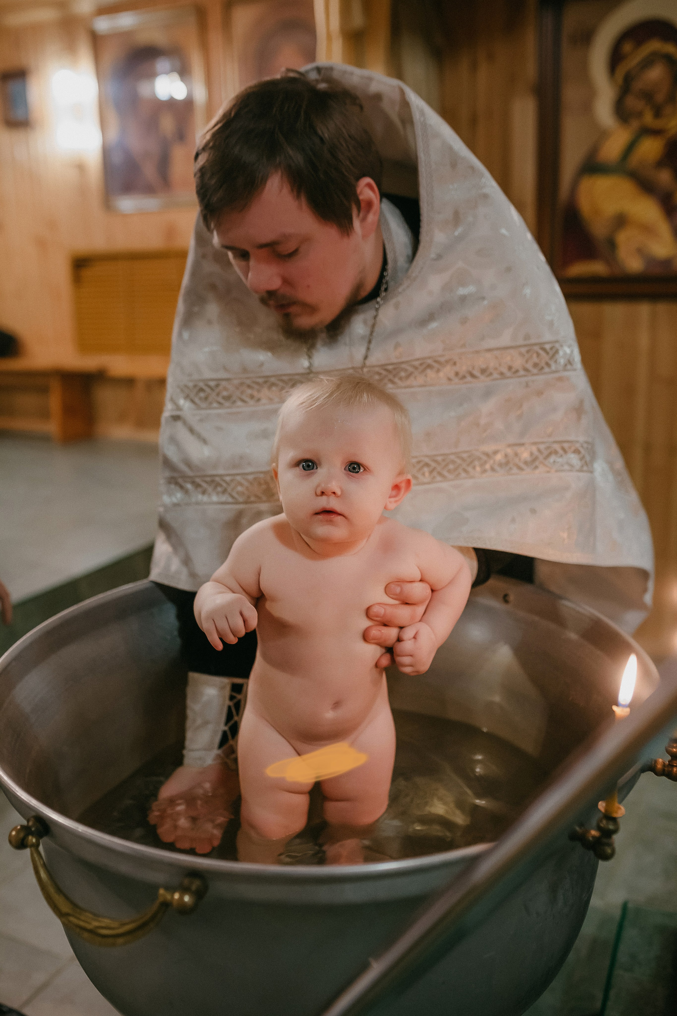 Крещение Виктории. Храм Симеона Верхотурского п.Барсово. Семейный фотограф в Сургуте