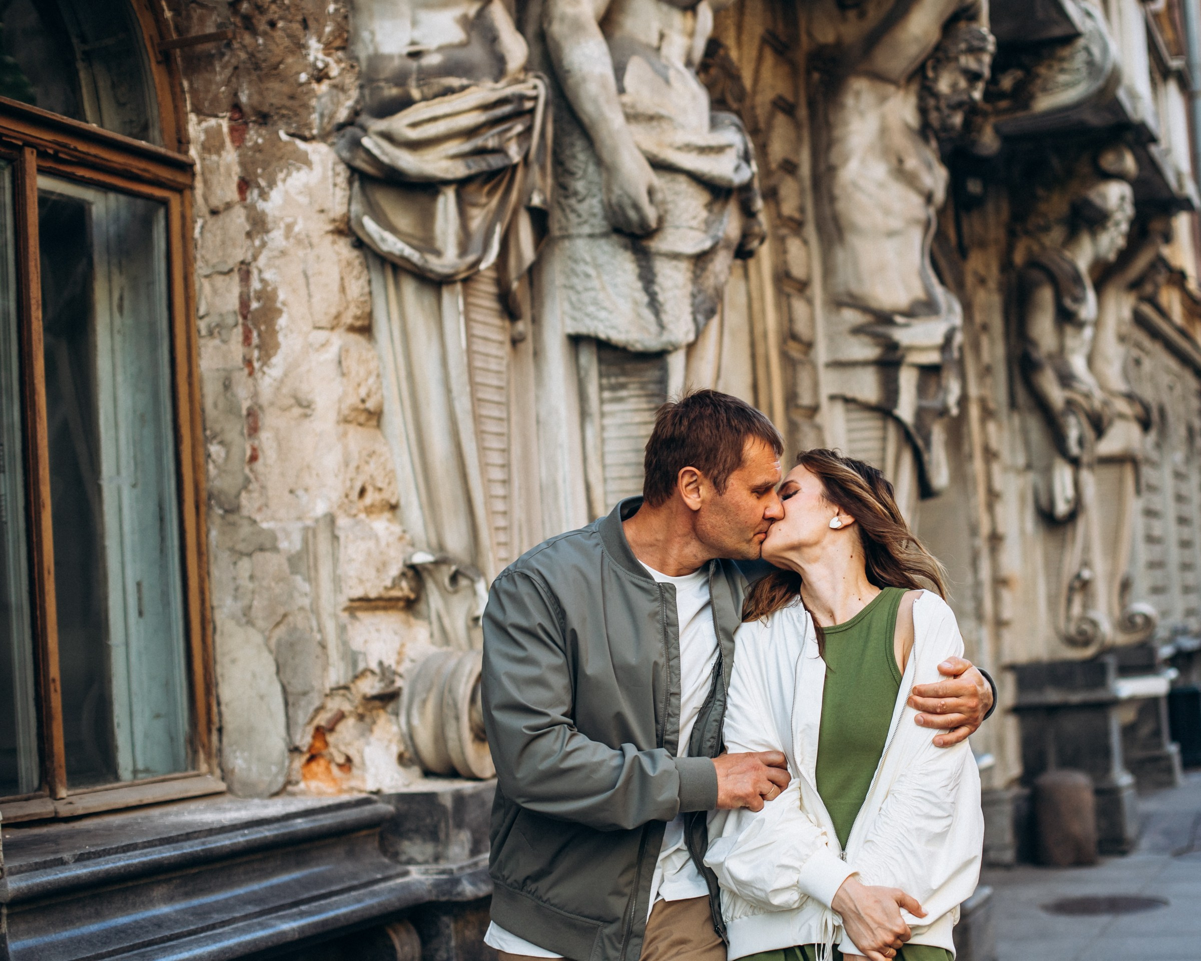 Сергей и Наталья в июне. Фотопрогулка в Петербурге. Индивидуальный и семейный фотограф в Санкт-Петербурге