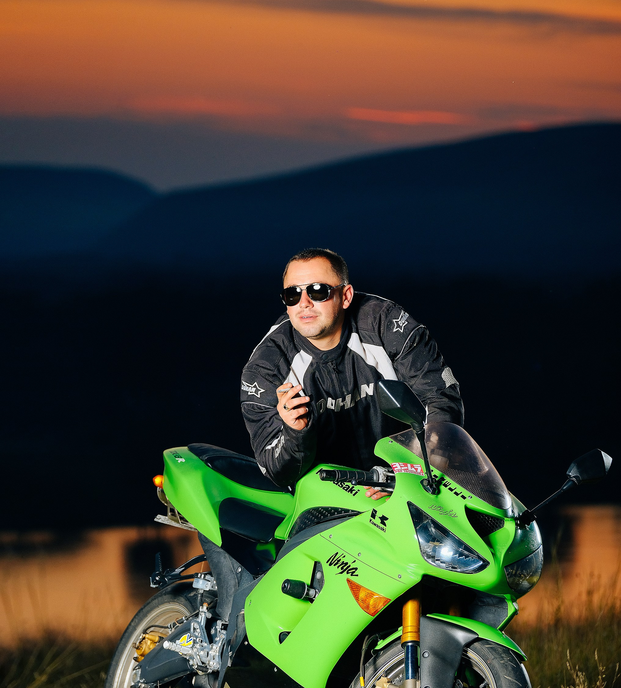 Фотосессия с мотоциклом услуги фотографа. Фотограф Красноярск Алексей Семенихин