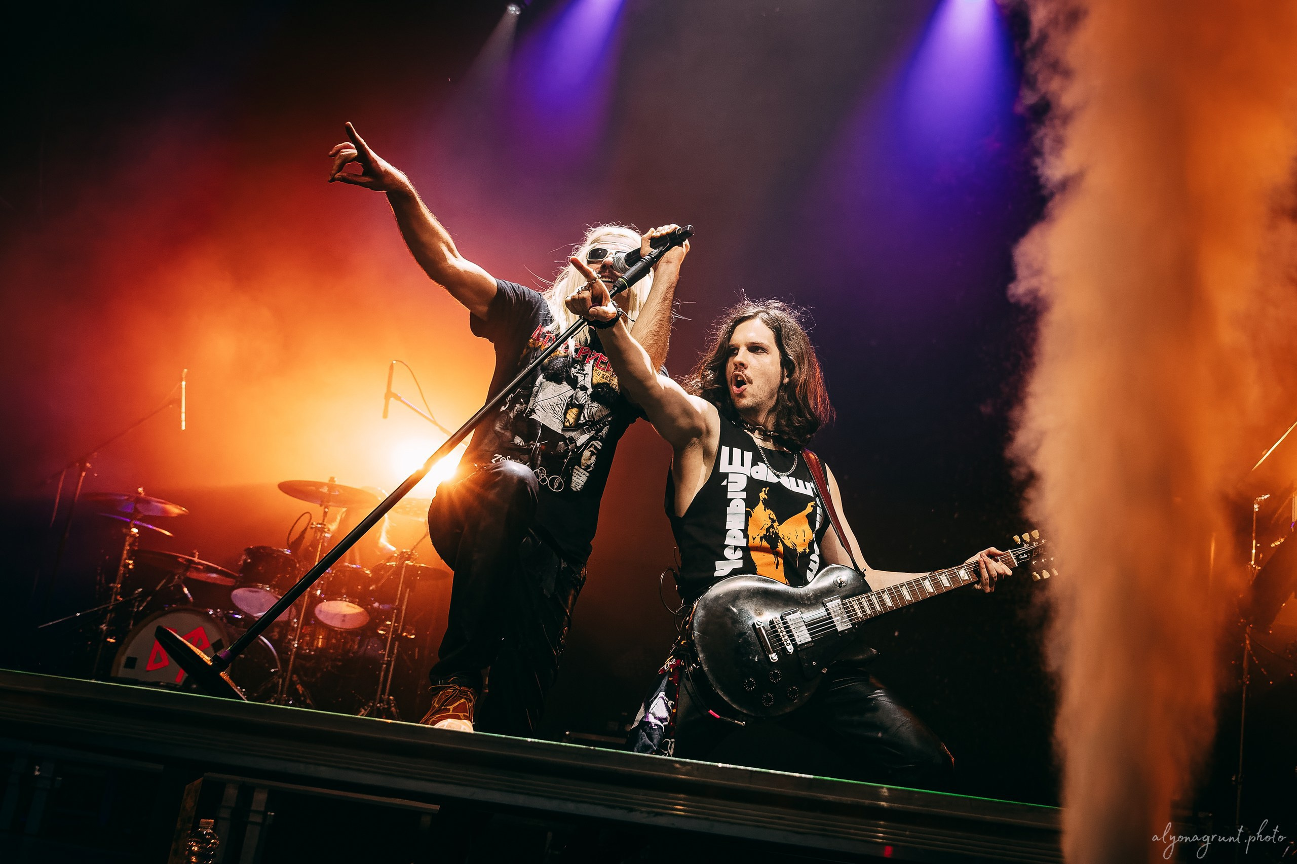 Багровый Фантомас, фоторепортаж, СПб, BASE, 14.12.2025. Алена Адрианова: фотограф в Санкт-Петербурге