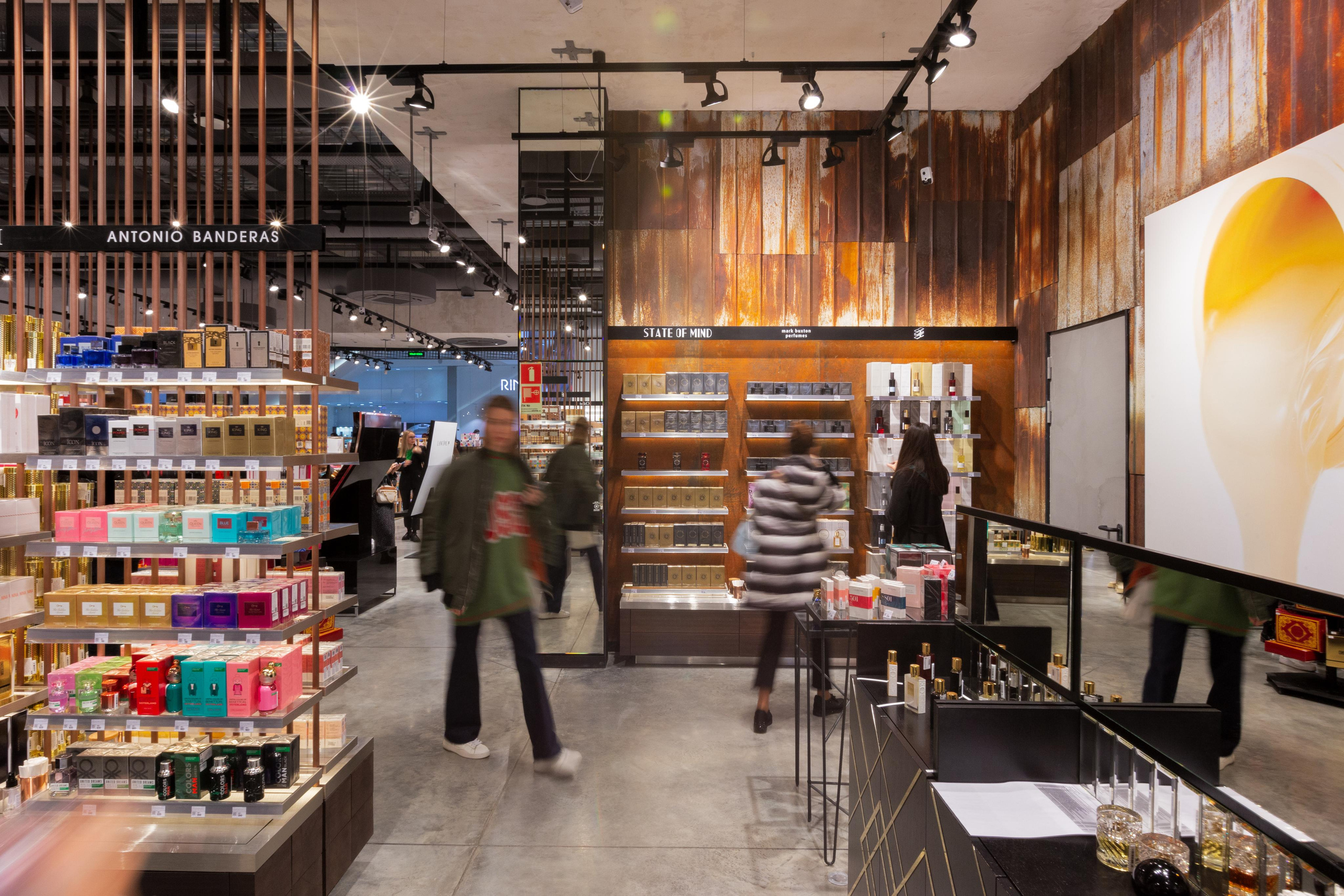 Интерьерная съёмка, бутик «Золотое Яблоко». Roman Yakunin — interior photographer in Almaty, Kazakhstan