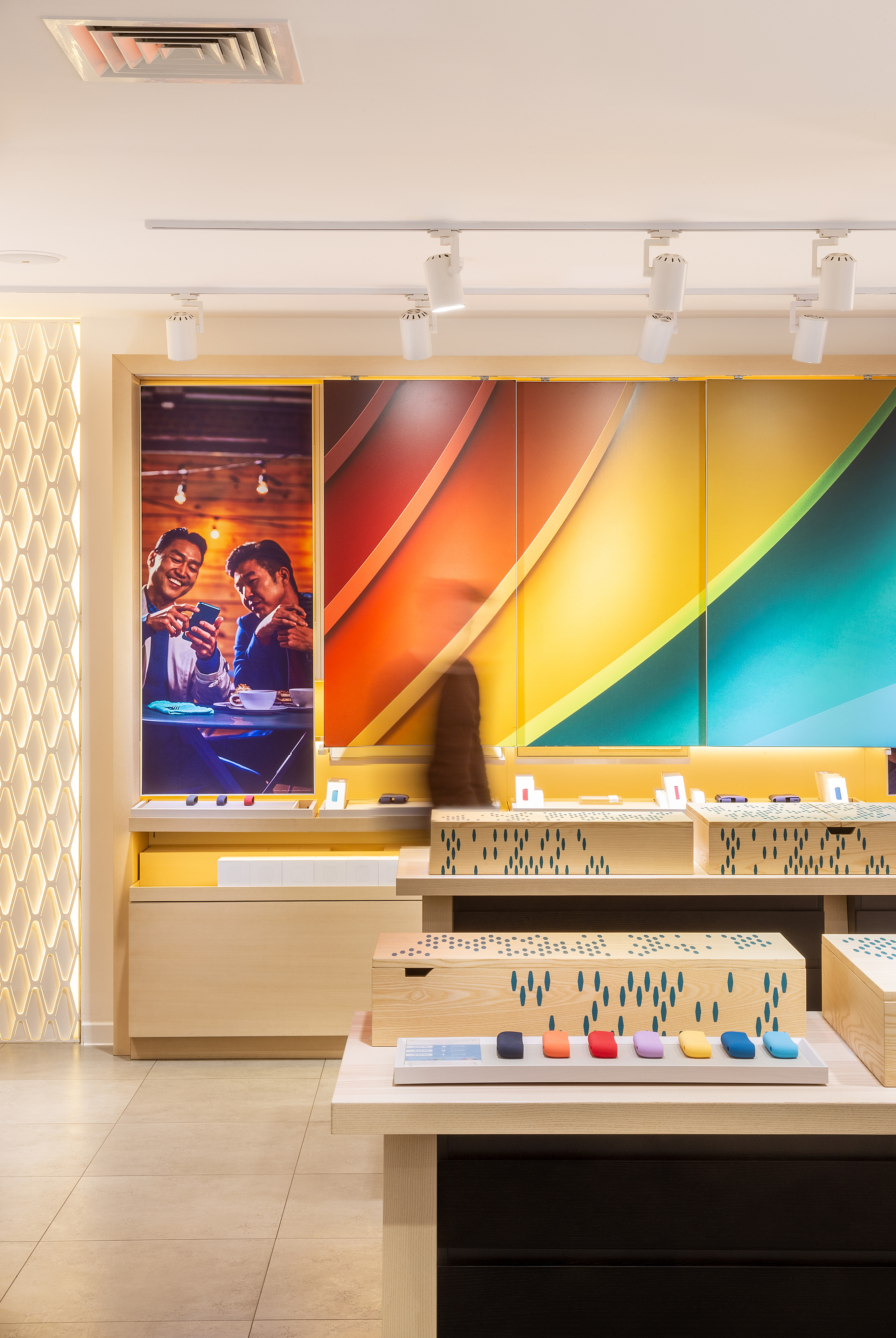 IQOS Boutique. Roman Yakunin — interior photographer in Almaty, Kazakhstan