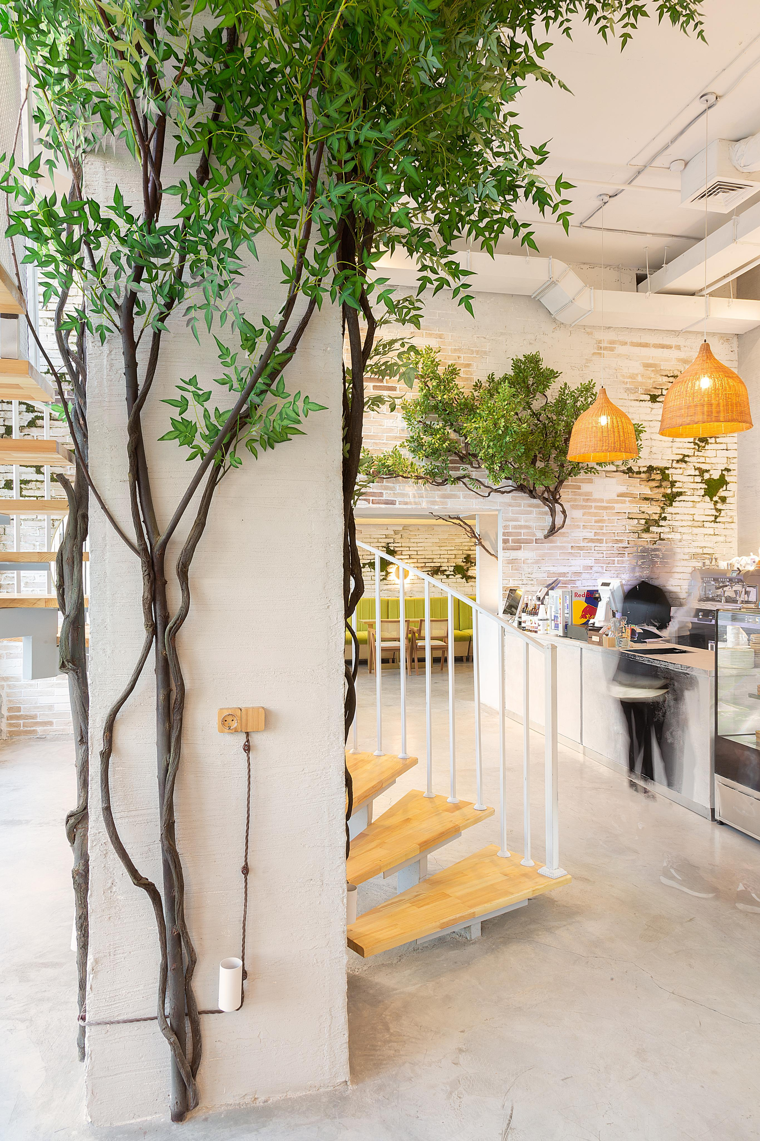 Decor Artu — Q Coffee Shop Premium. Roman Yakunin — interior photographer in Almaty, Kazakhstan