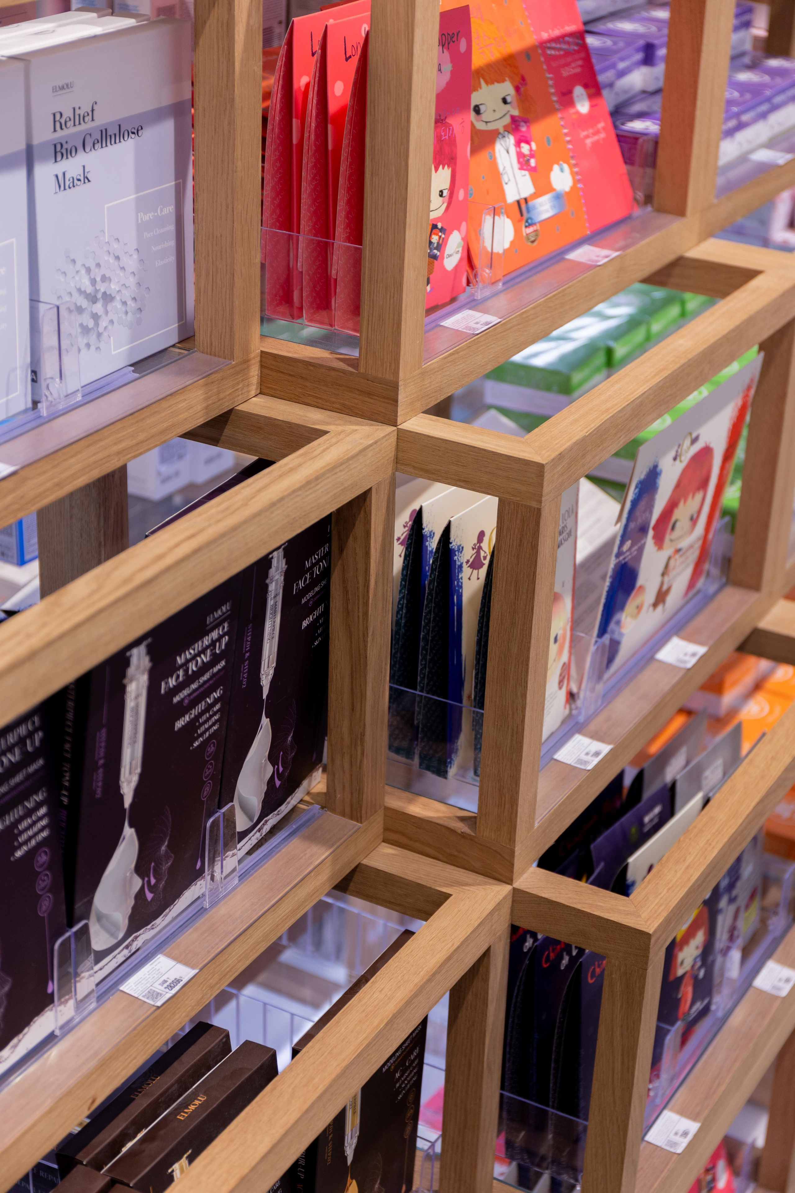 Интерьерная съёмка, бутик «Золотое Яблоко». Roman Yakunin — interior photographer in Almaty, Kazakhstan