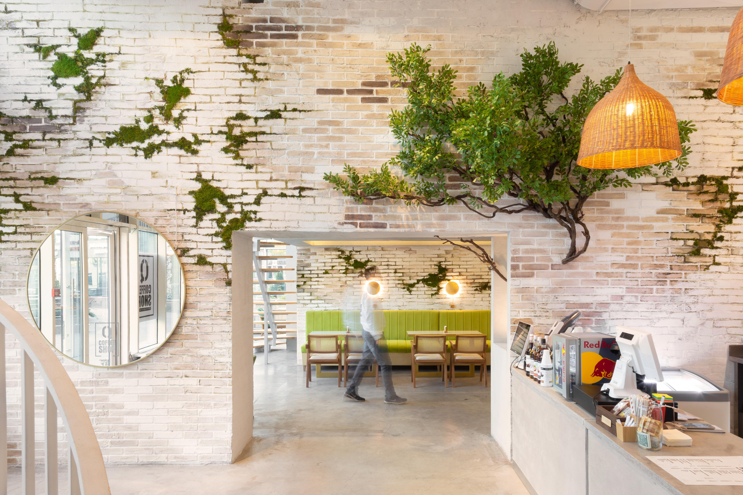 Decor Artu — Q Coffee Shop Premium. Roman Yakunin — interior photographer in Almaty, Kazakhstan