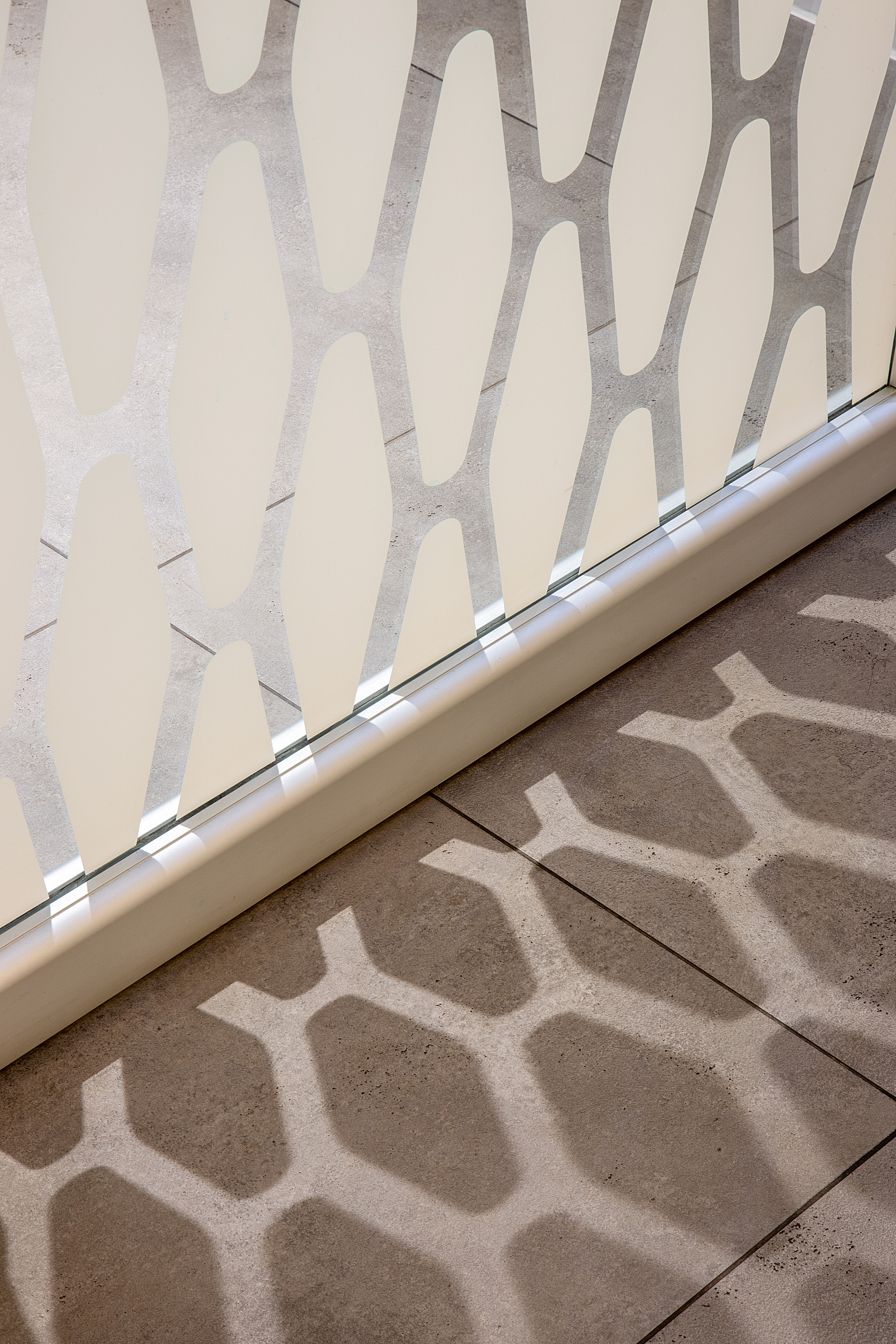 IQOS Boutique. Roman Yakunin — interior photographer in Almaty, Kazakhstan